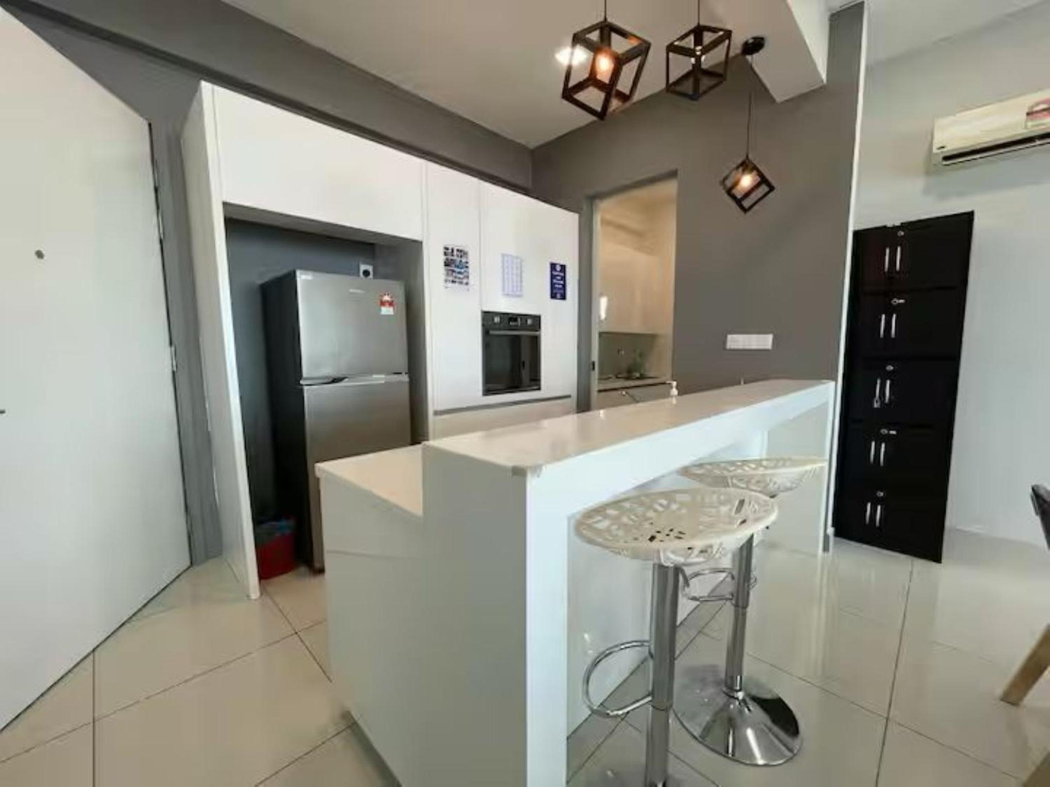 Seaview High-Floor 2BR Suite Bathtub & Sauna near Gurney Jazz Suites 21