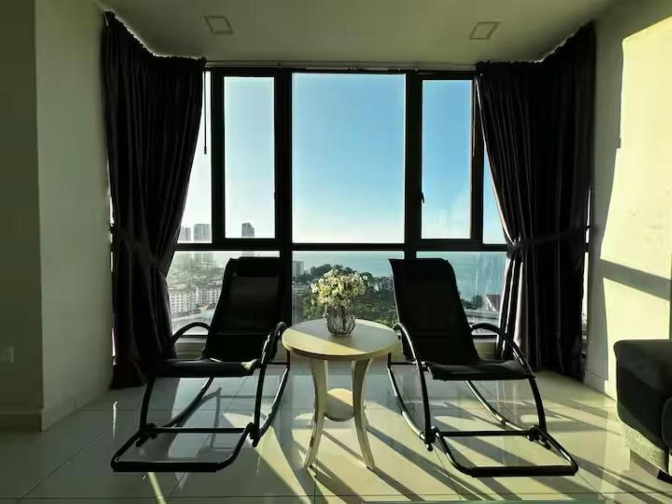 Seaview High-Floor 2BR Suite Bathtub & Sauna near Gurney Jazz Suites 21