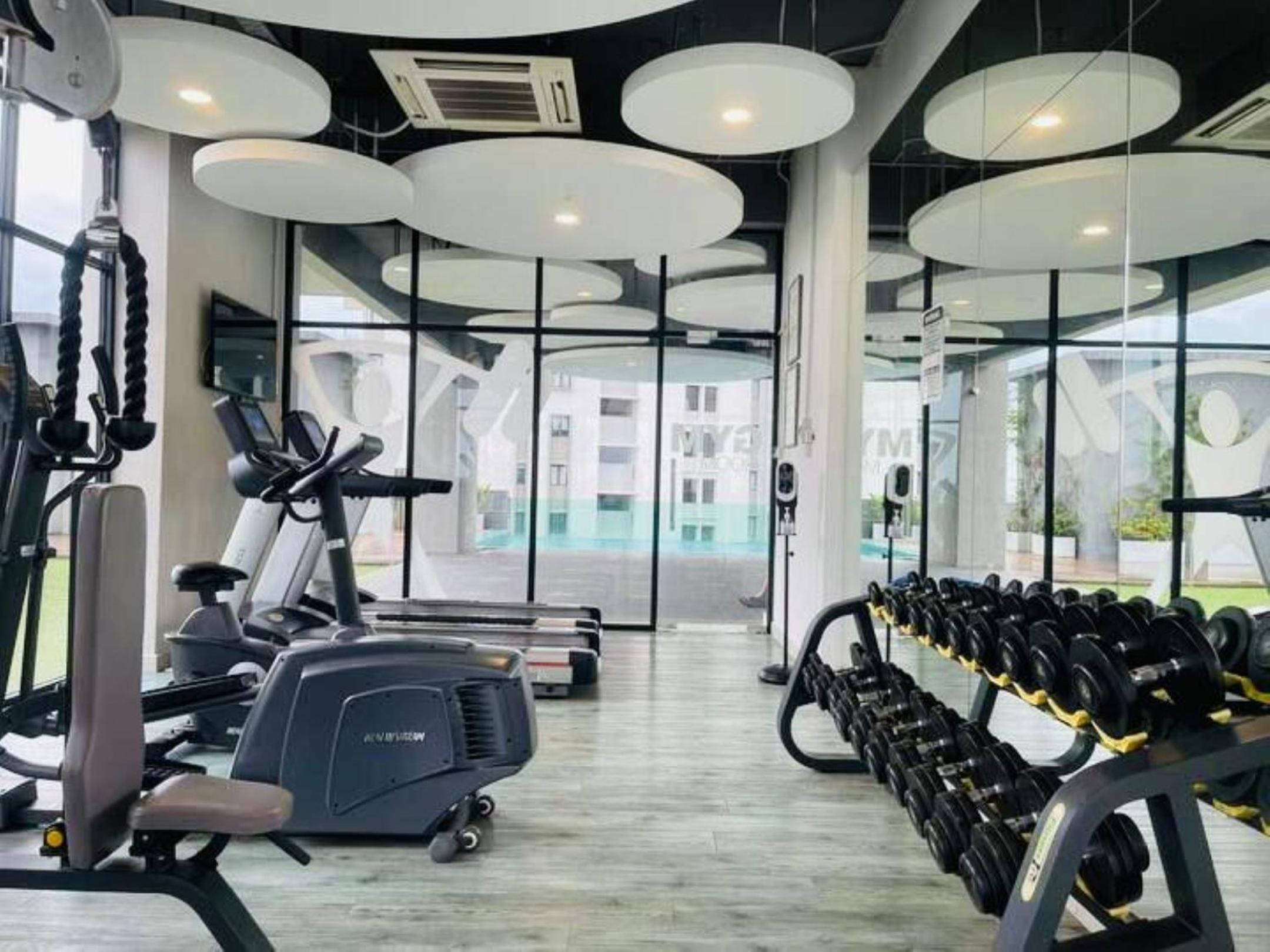 Seaview High-Floor 2BR Suite Bathtub & Sauna near Gurney Jazz Suites 21