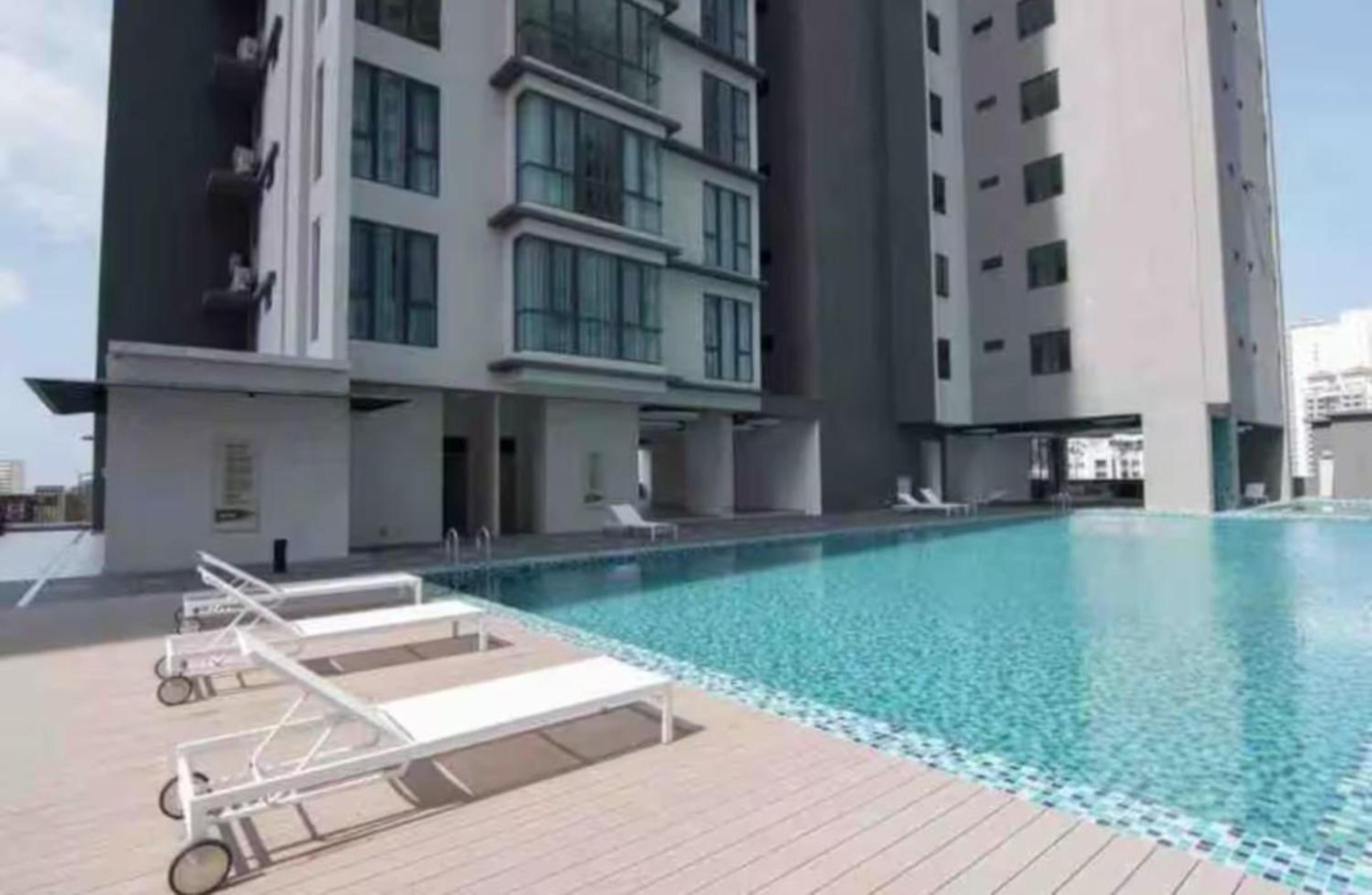 Seaview High-Floor 2BR Suite Bathtub & Sauna near Gurney Jazz Suites 21