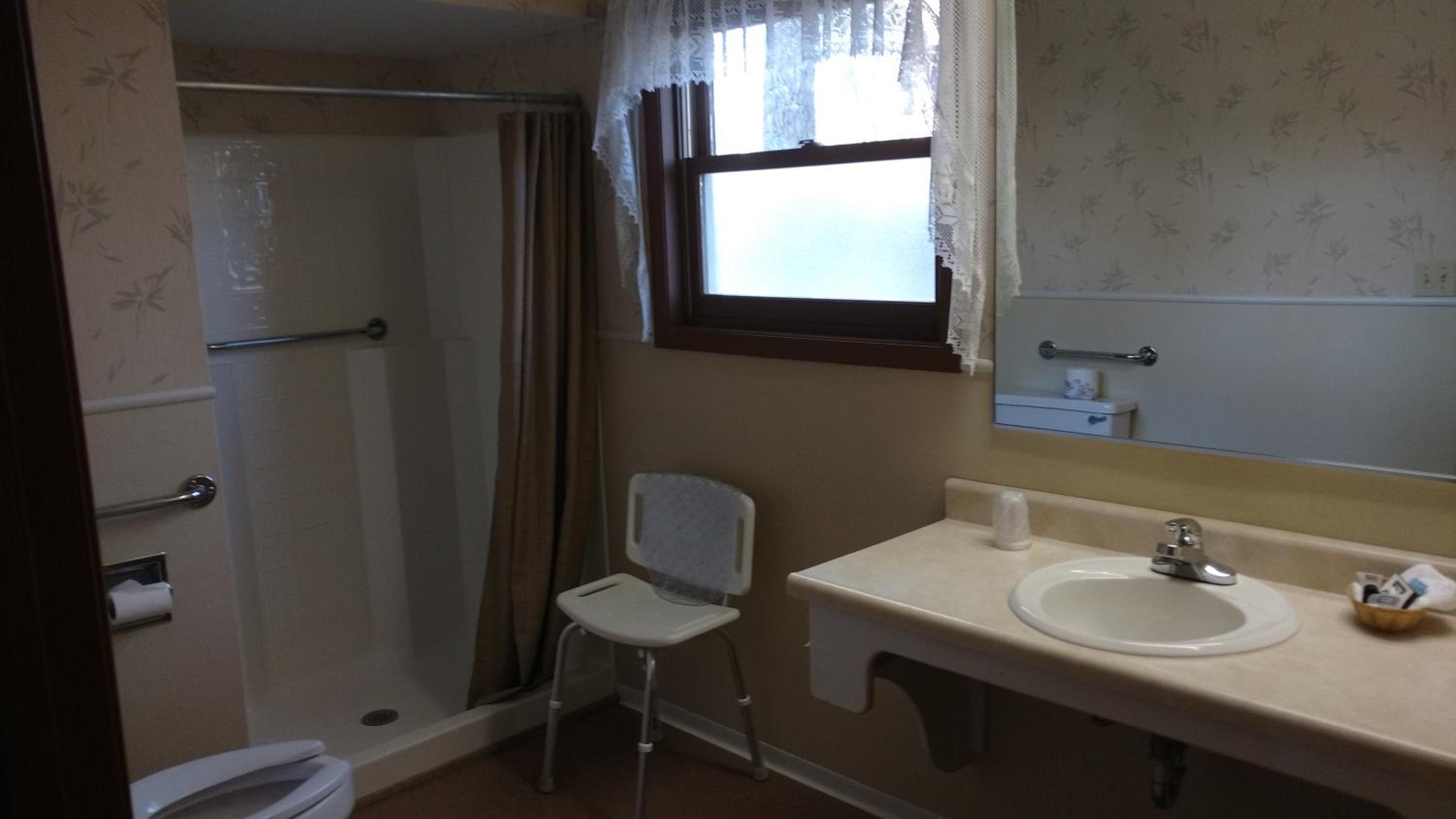 Stagecoach Inn & Suites