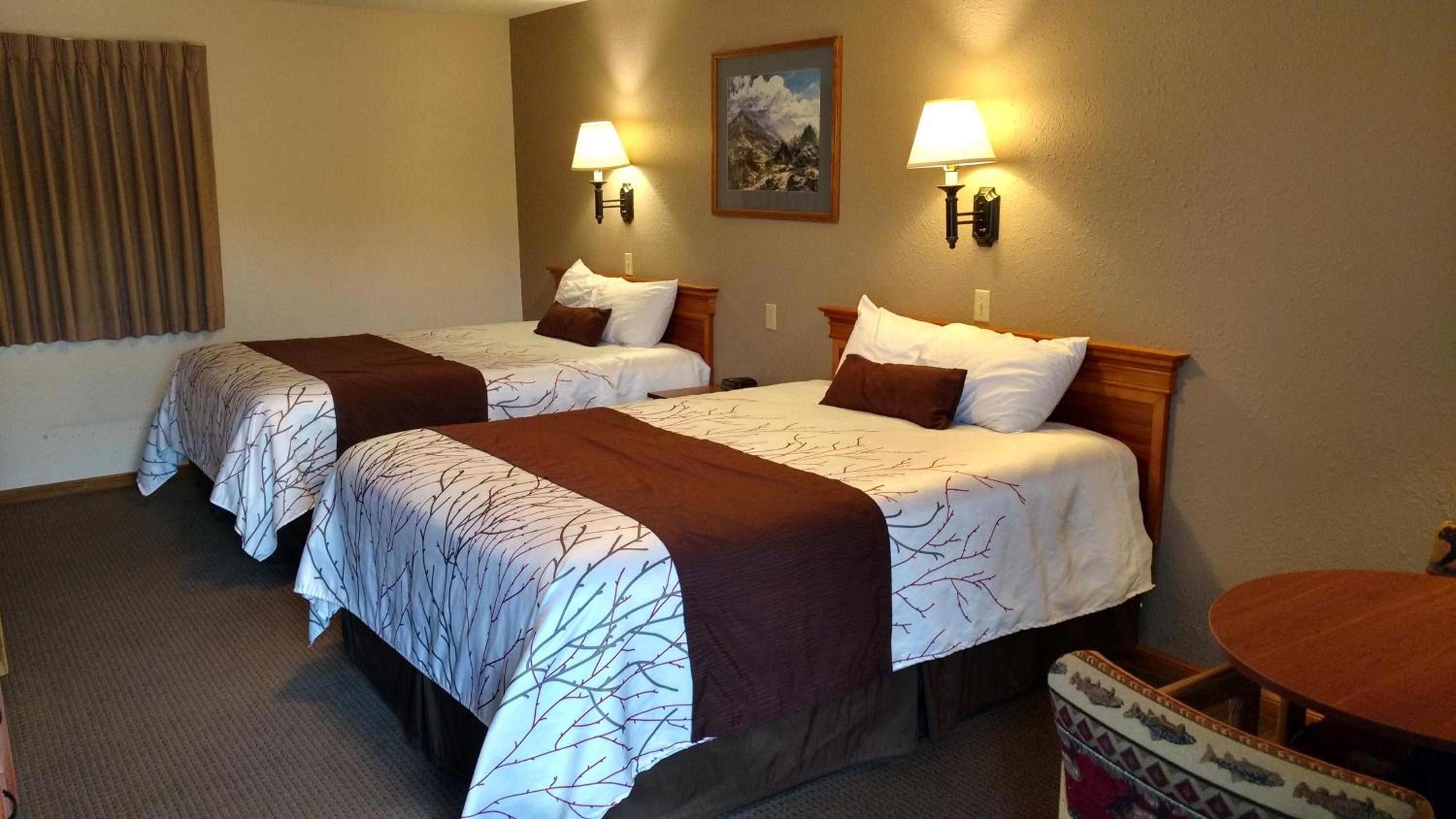Stagecoach Inn & Suites