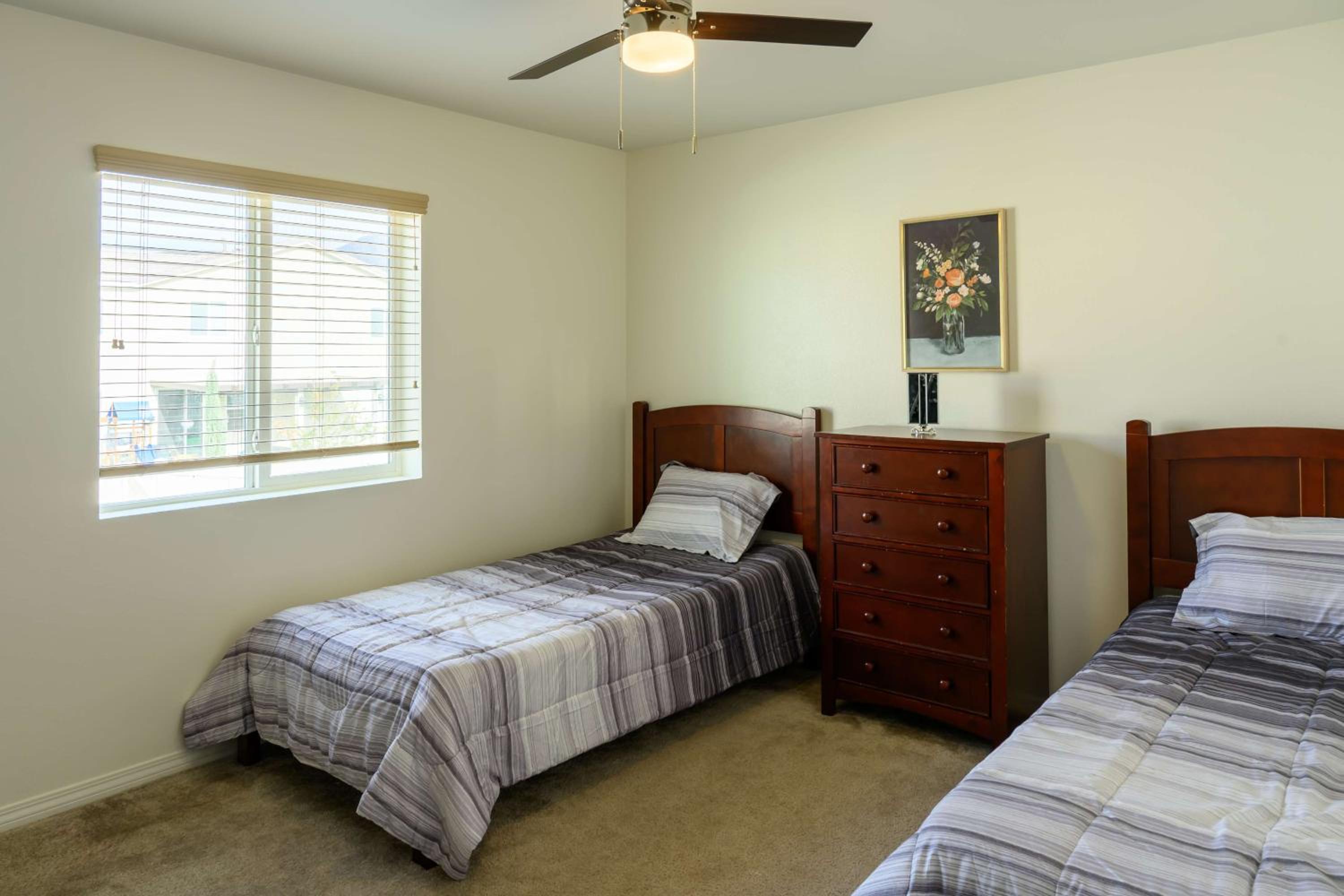 6 BR Pool & Games Retreat - Summer Near Wineries