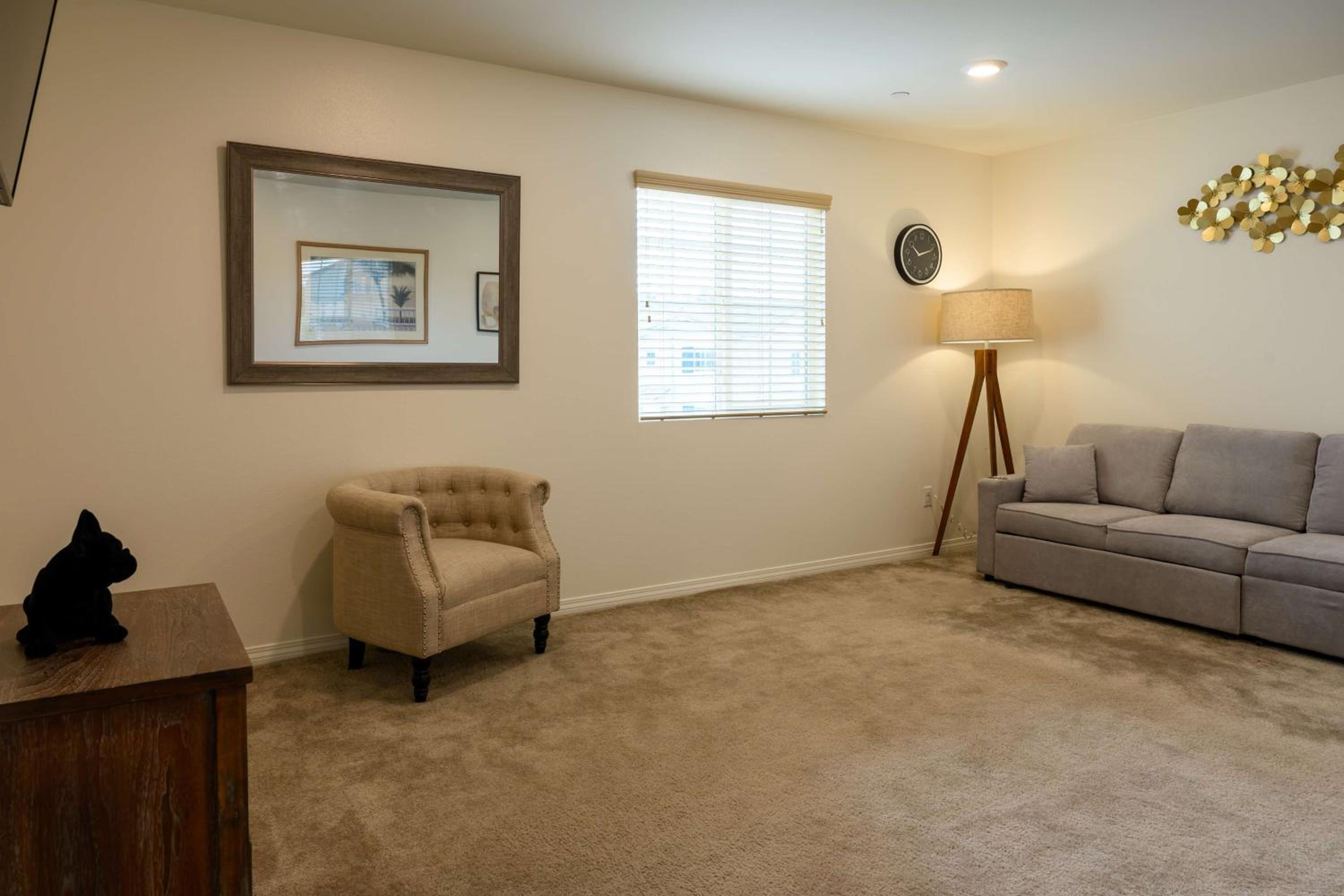 6 BR Pool & Games Retreat - Summer Near Wineries