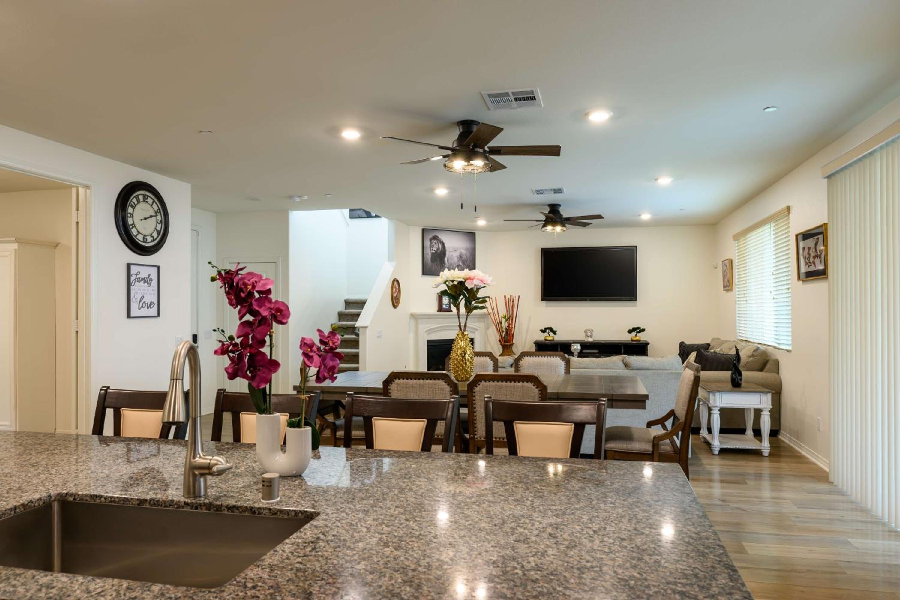6 BR Pool & Games Retreat - Summer Near Wineries