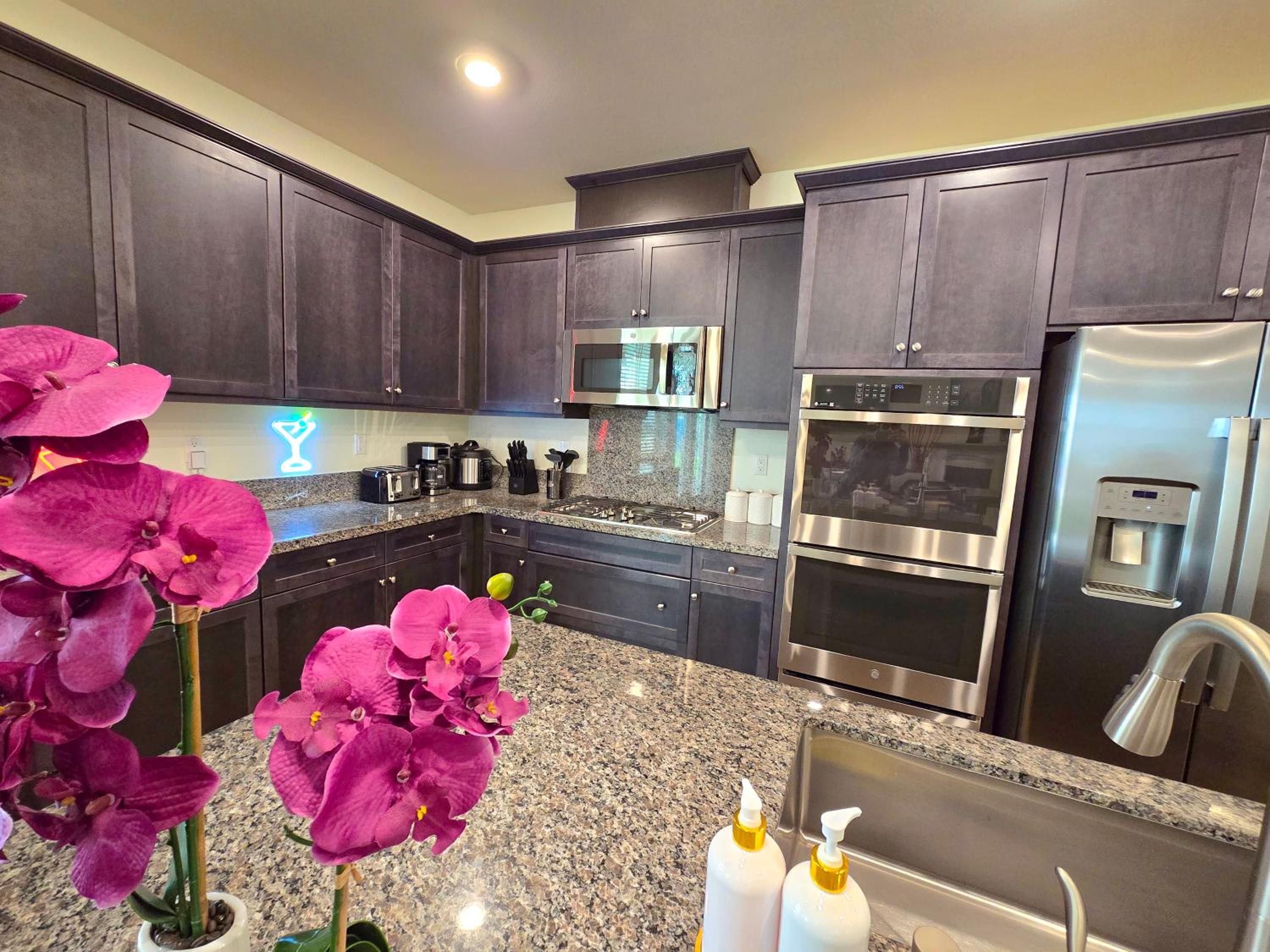 6 BR Pool & Games Retreat - Summer Near Wineries