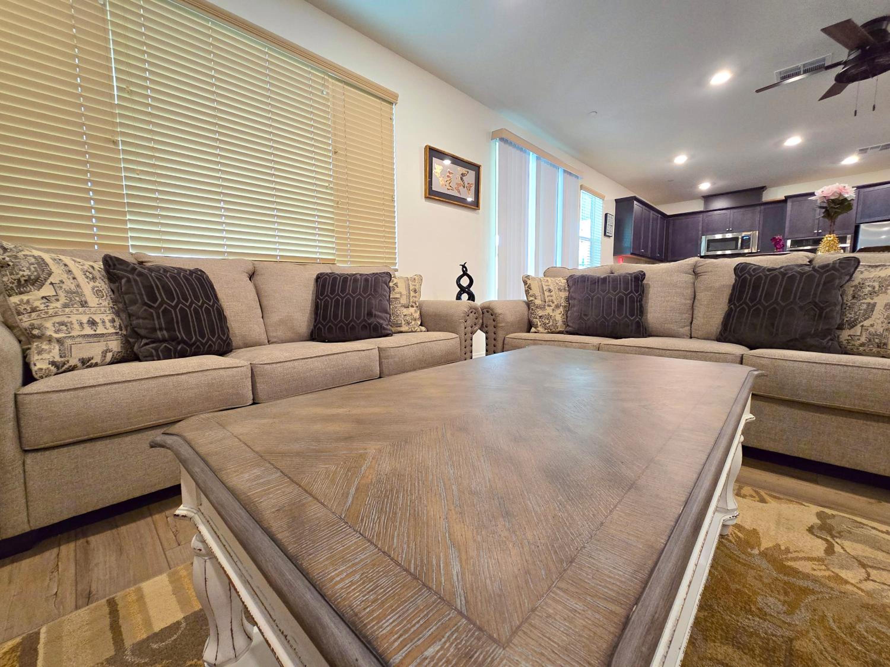6 BR Pool & Games Retreat - Summer Near Wineries