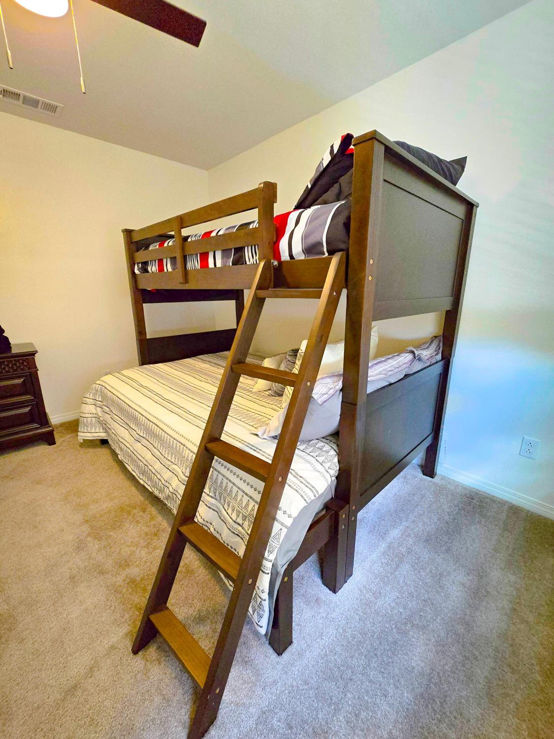 6 BR Pool & Games Retreat - Summer Near Wineries