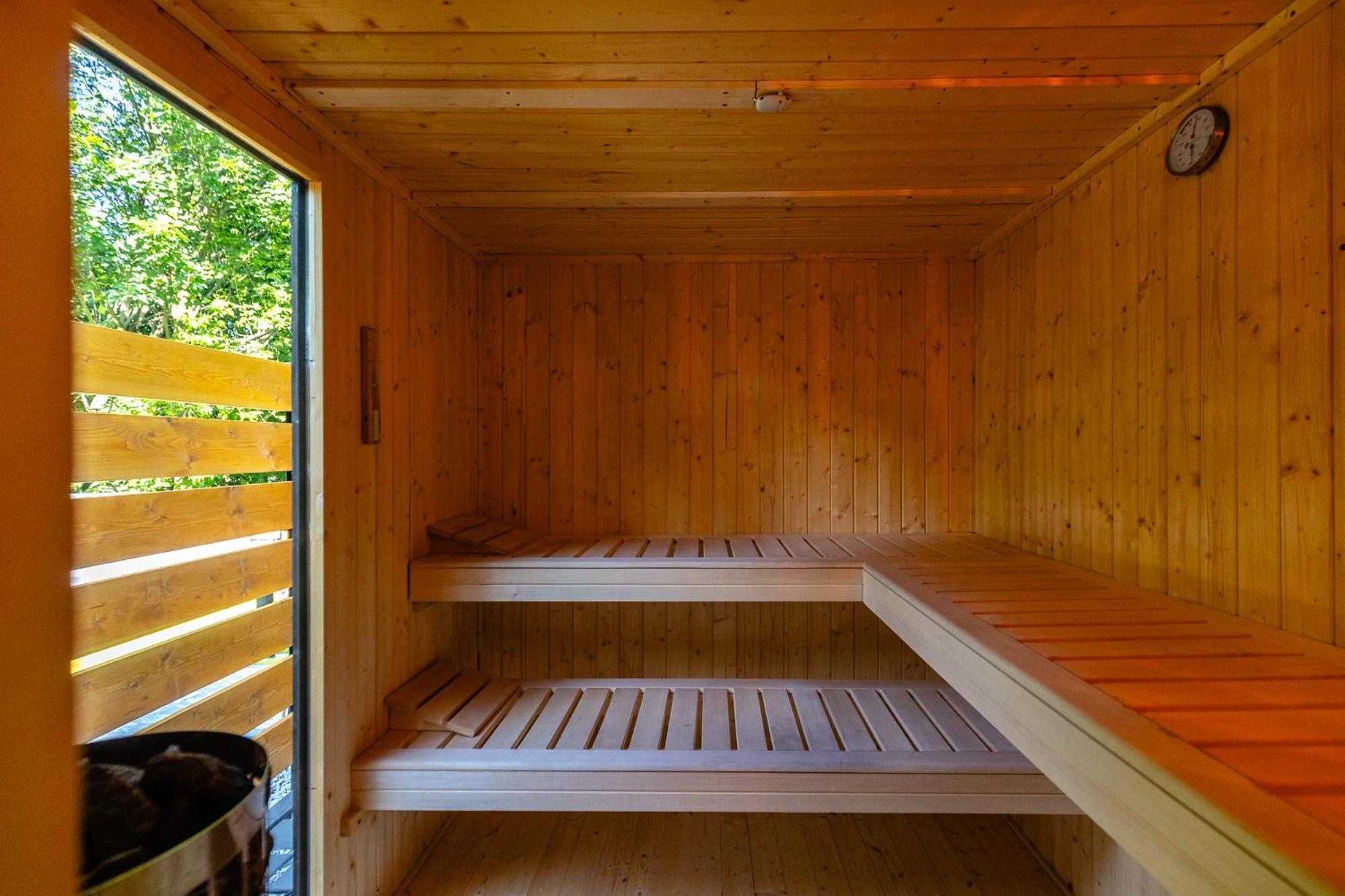 Rezydencja Harmony Land VIP z sauną i jacuzzi by Royal Aparts