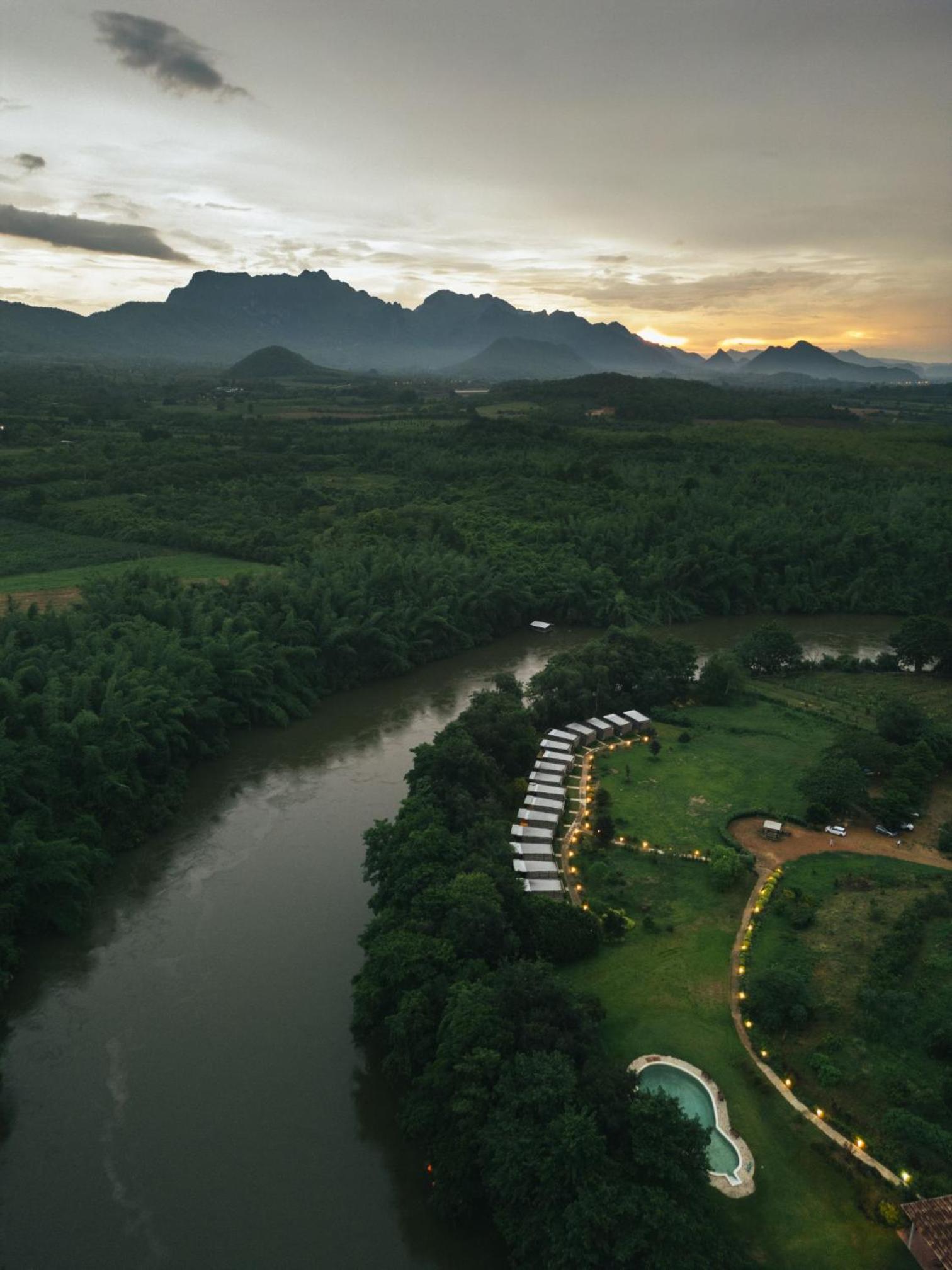 Chong khaep aingkwai resort Saiyok