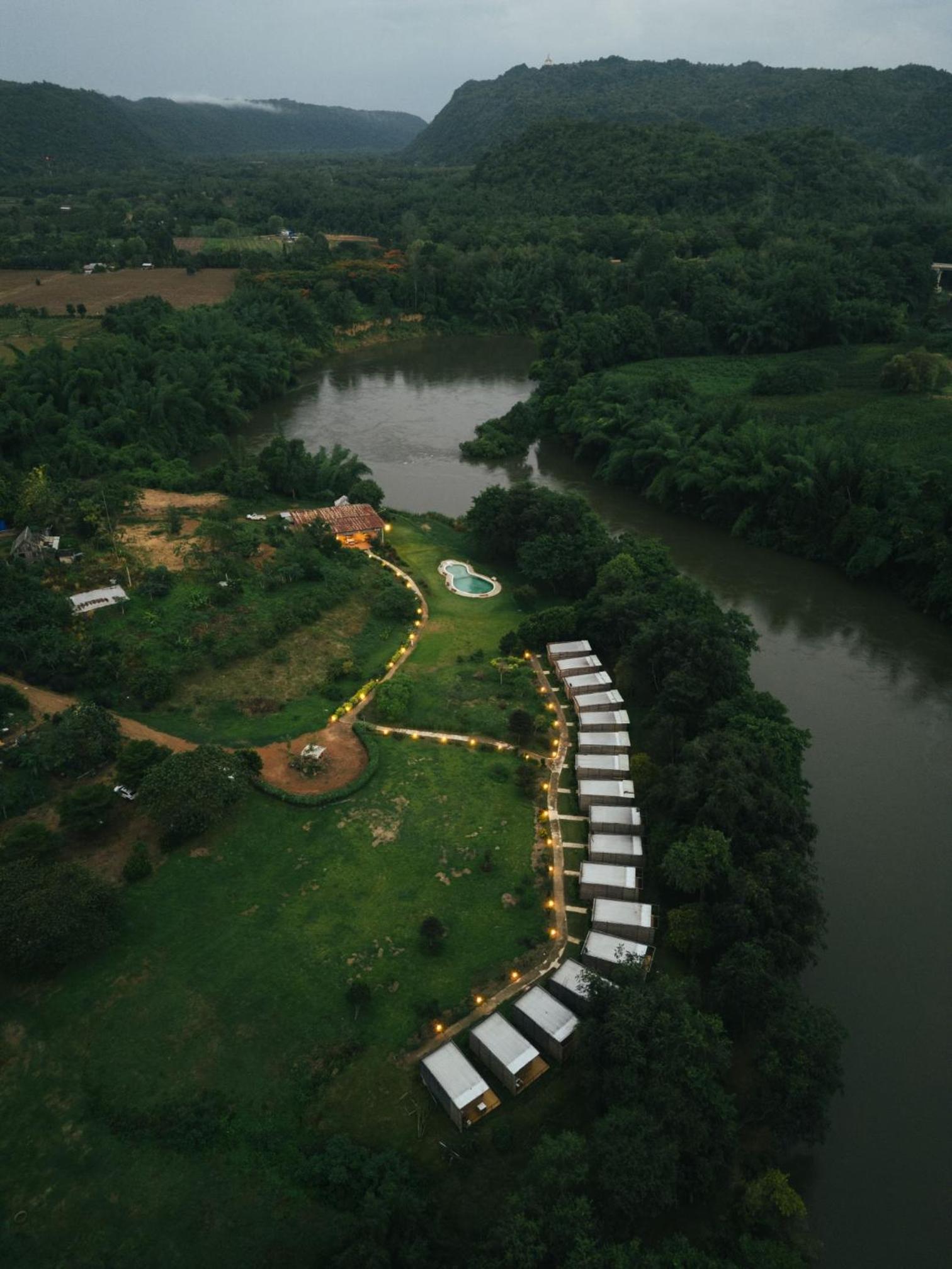 Chong khaep aingkwai resort Saiyok