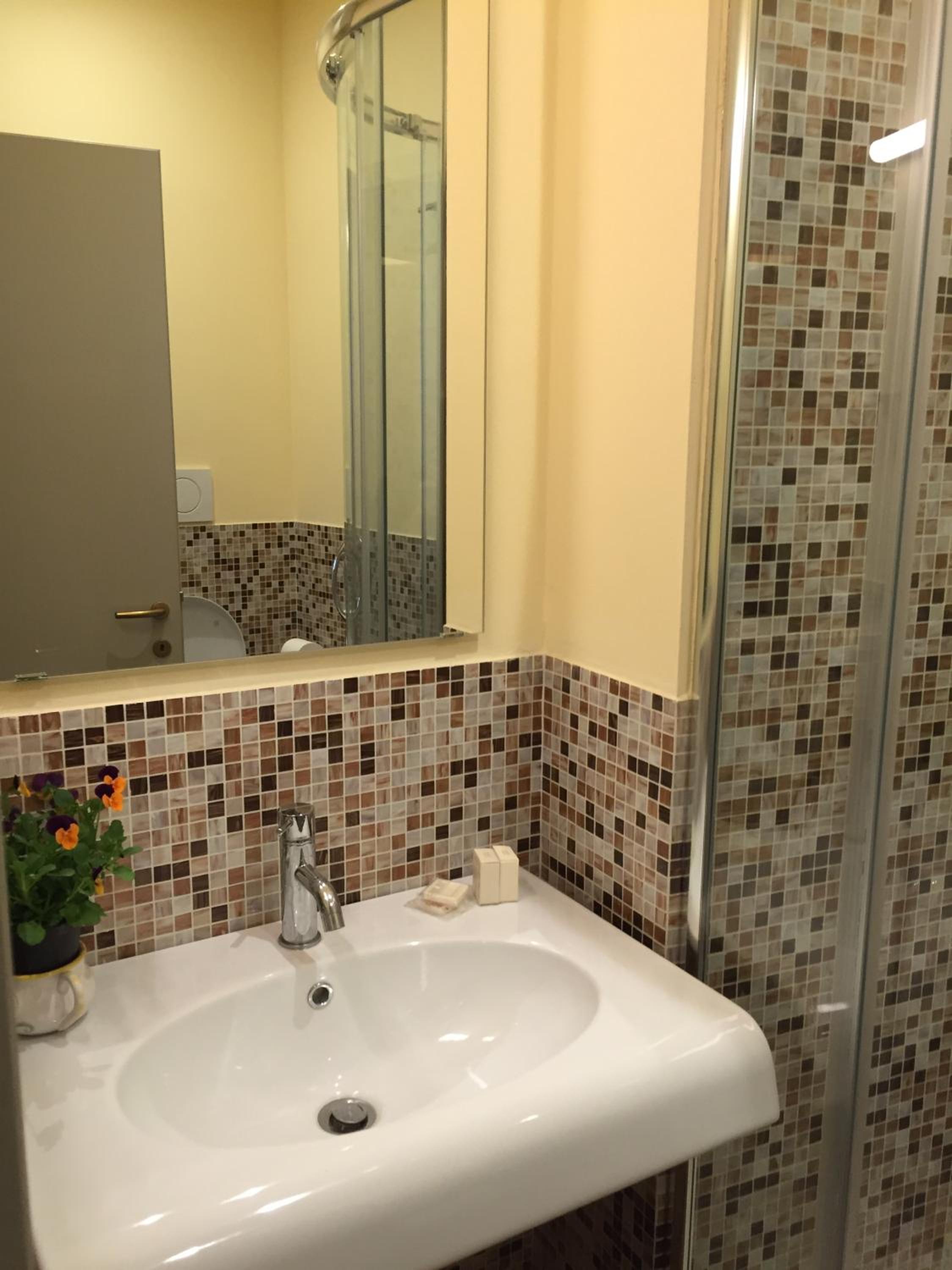 Guesthouse Via Di Gracciano - Adults Only photo 5
