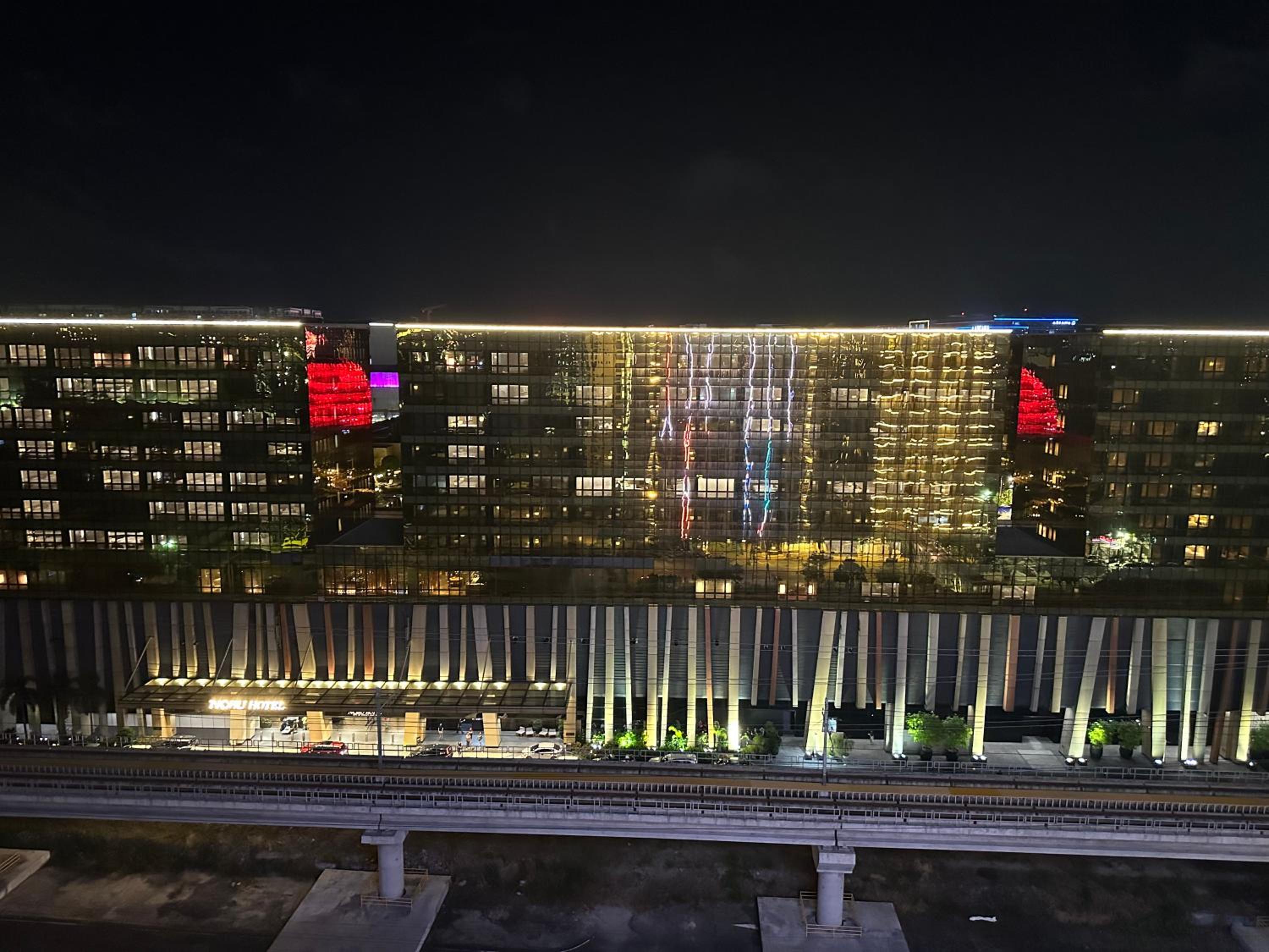Spacious 12-Pax Stay Near Airport, City of Dreams, Okada, Ayala Malls, MOA & Solaire