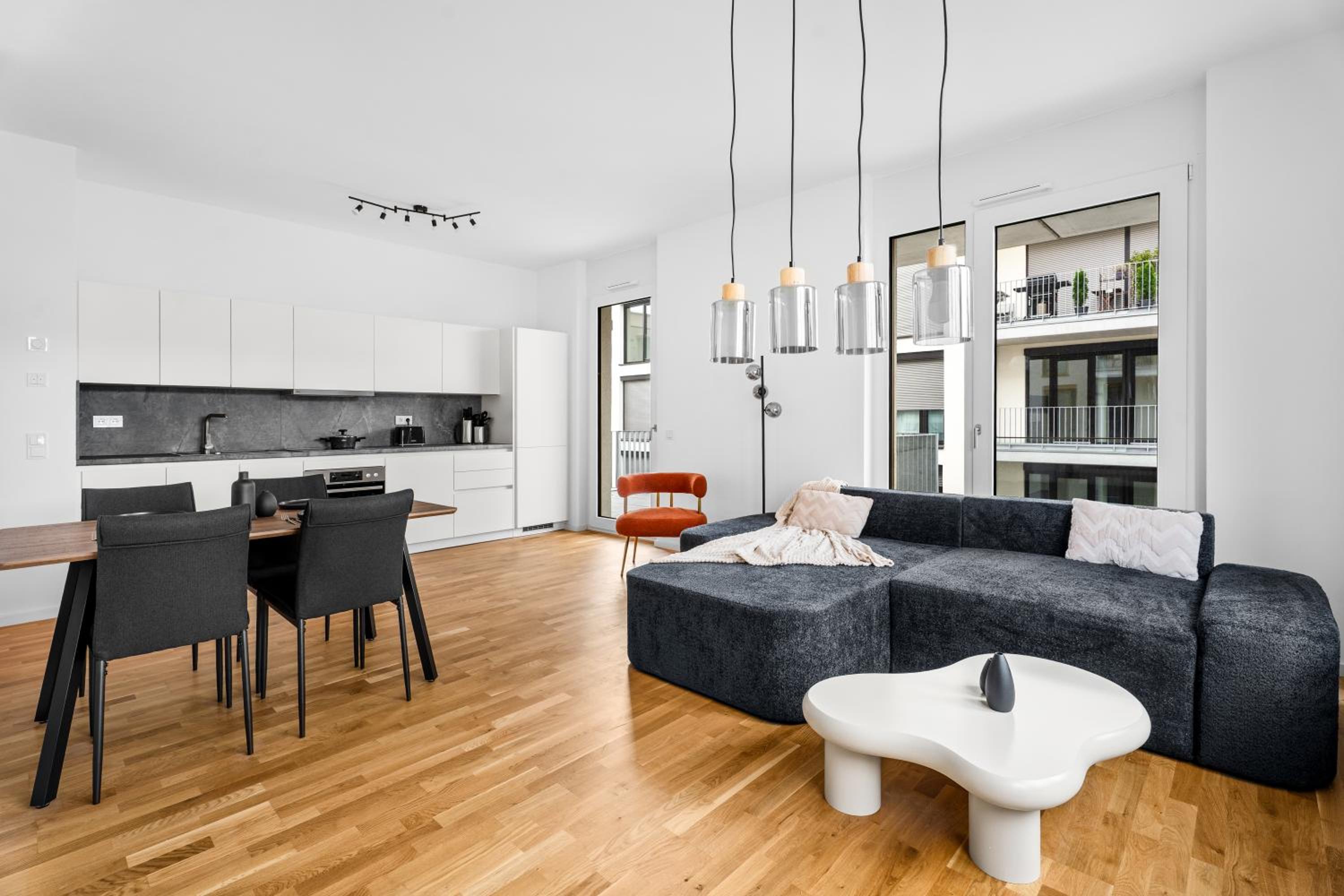 EXQUIS Luxus 2BR Apartment FRITZ I Balcony I Mercedes & US Army I Parking I Stuttgart