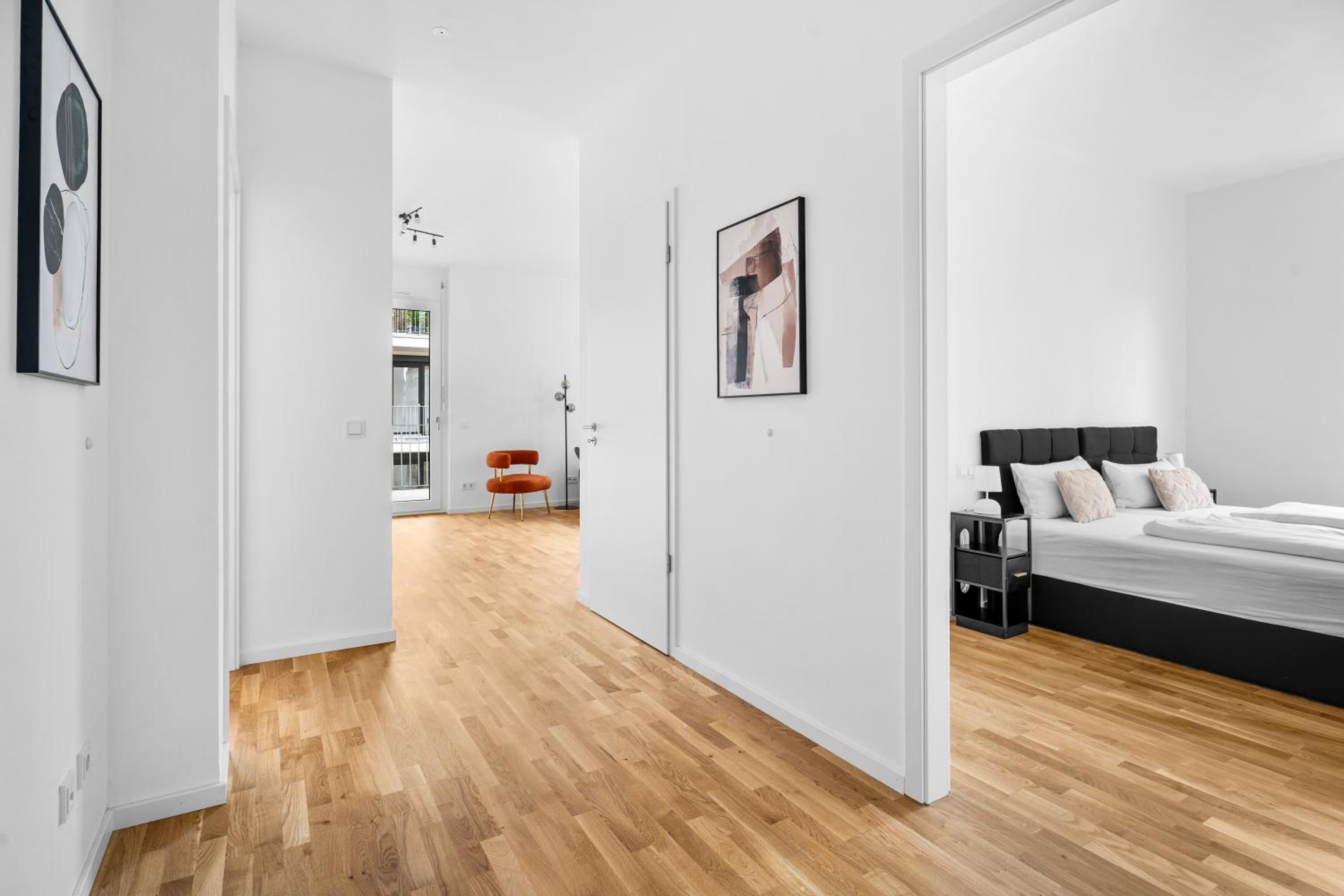 EXQUIS Luxus 2BR Apartment FRITZ I Balcony I Mercedes & US Army I Parking I Stuttgart
