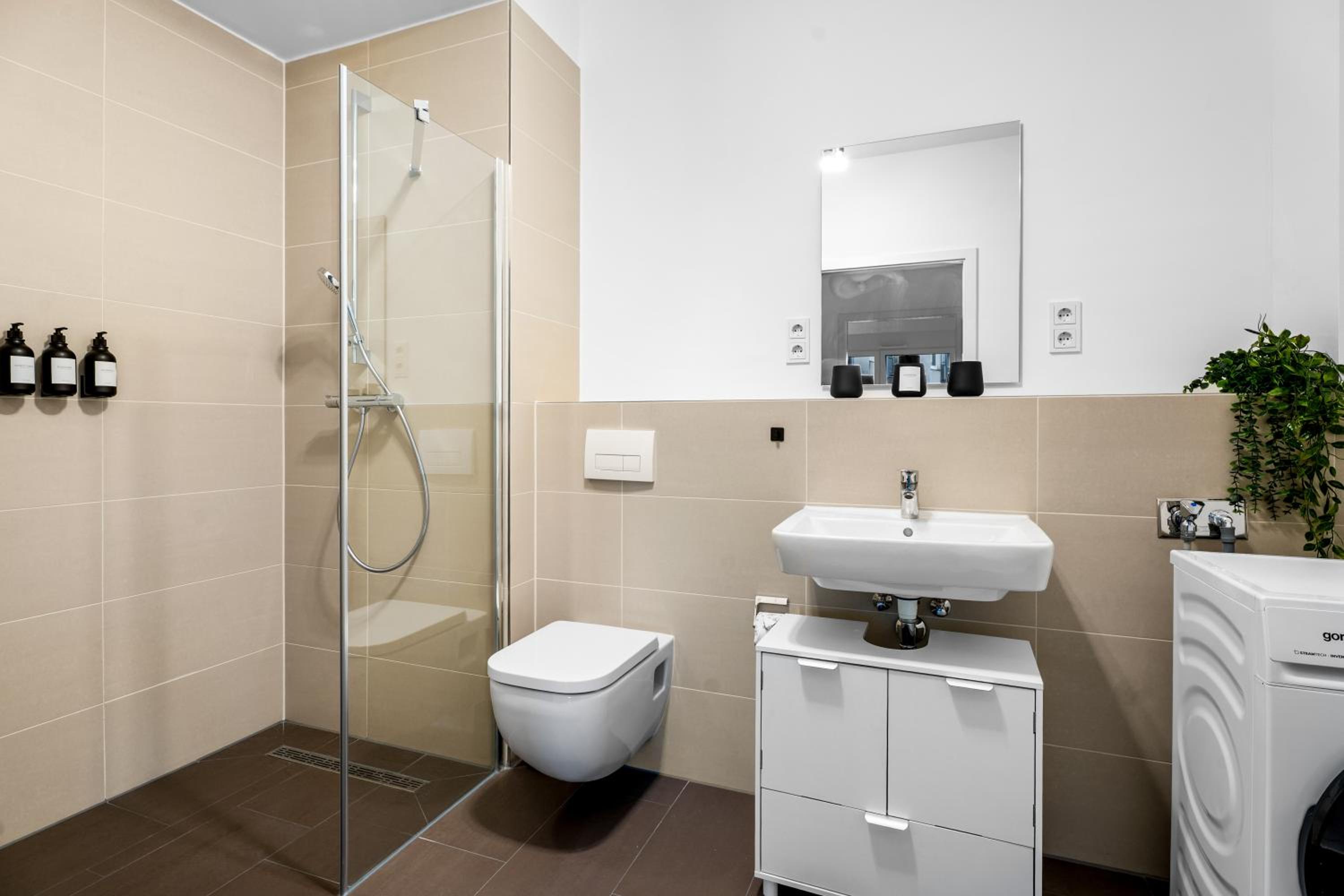 EXQUIS Luxus 2BR Apartment FRITZ I Balcony I Mercedes & US Army I Parking I Stuttgart
