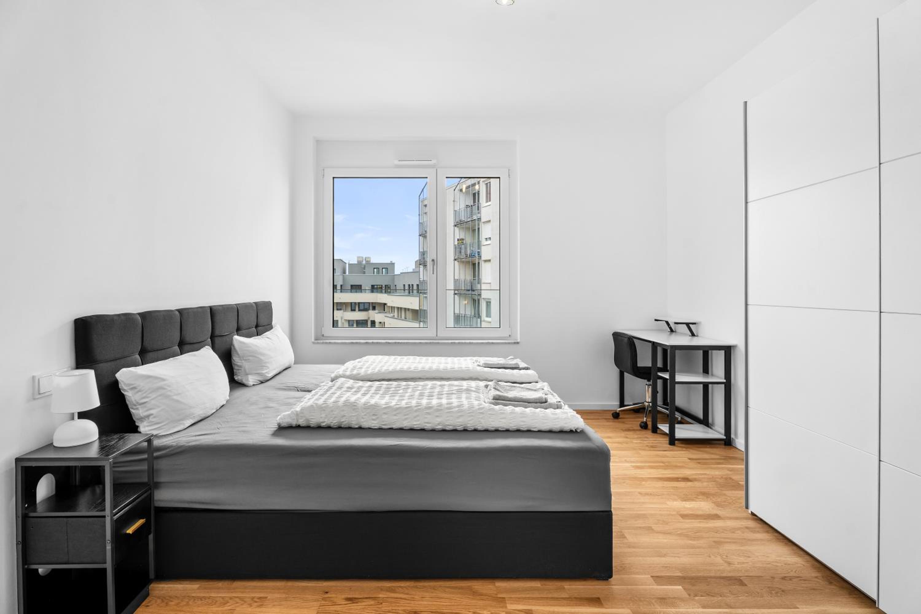 EXQUIS Luxus 2BR Apartment FRITZ I Balcony I Mercedes & US Army I Parking I Stuttgart