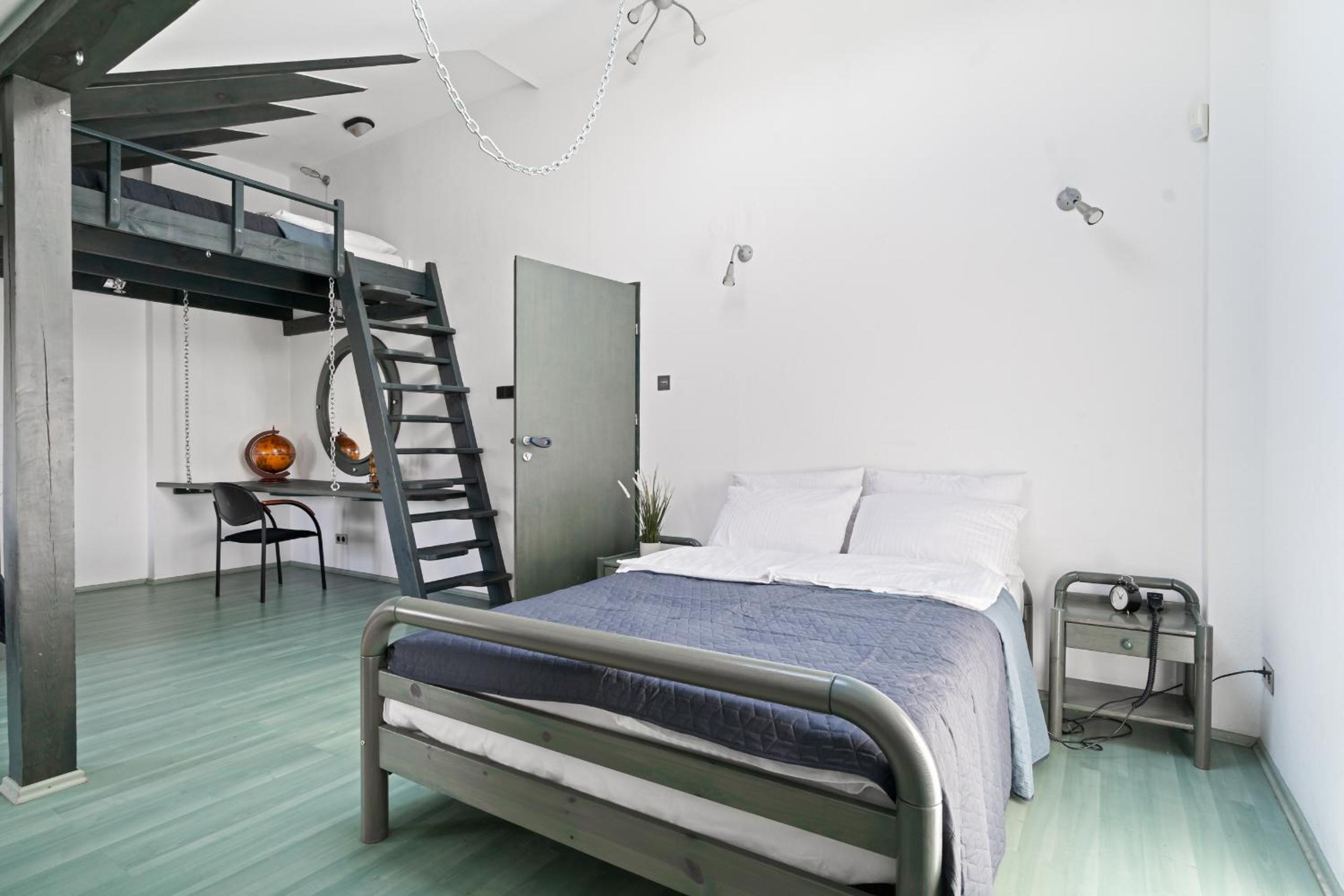 Urban Spa House Jacuzzi, Sauna, Taras & Grill ! No Parties