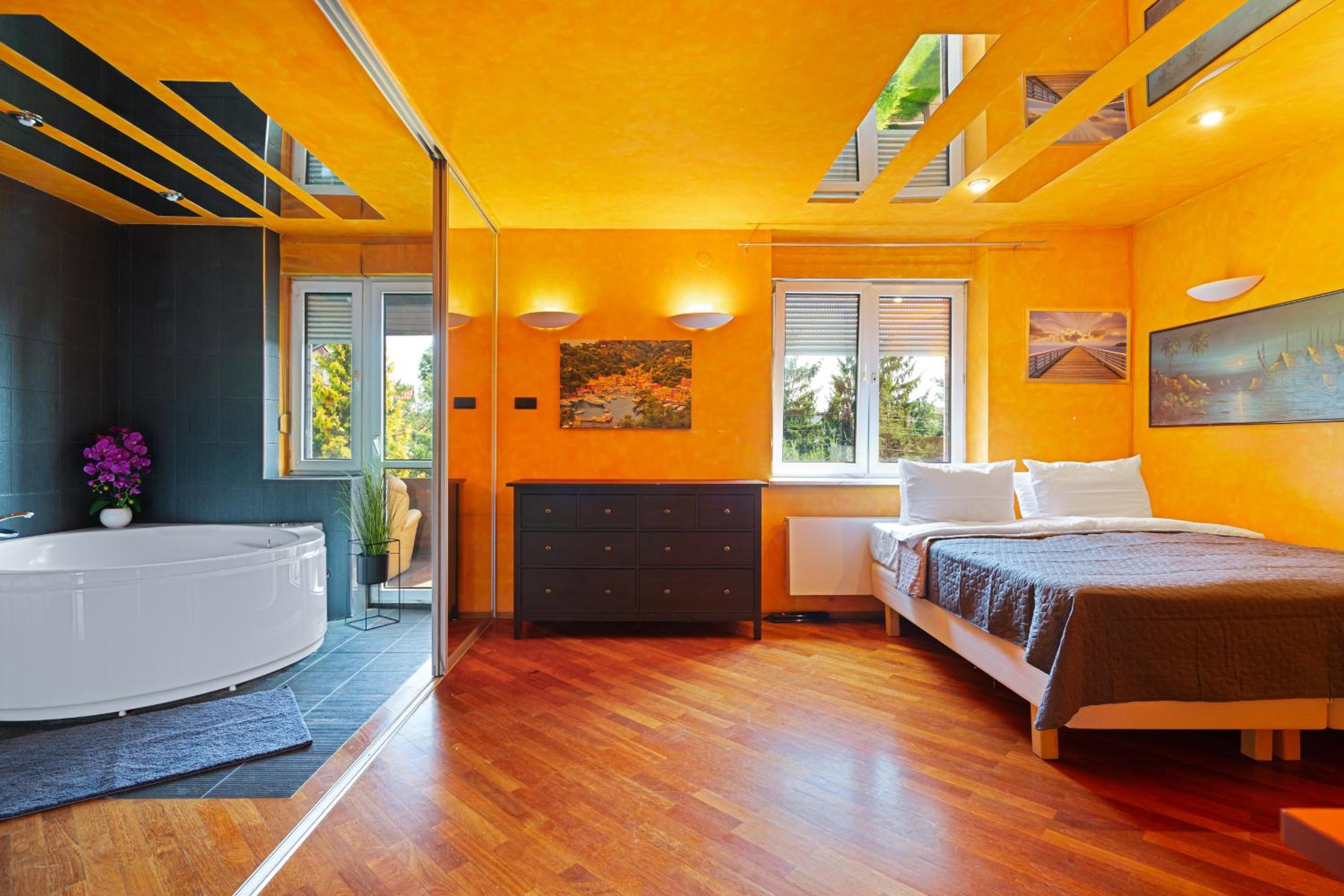 Urban Spa House Jacuzzi, Sauna, Taras & Grill ! No Parties