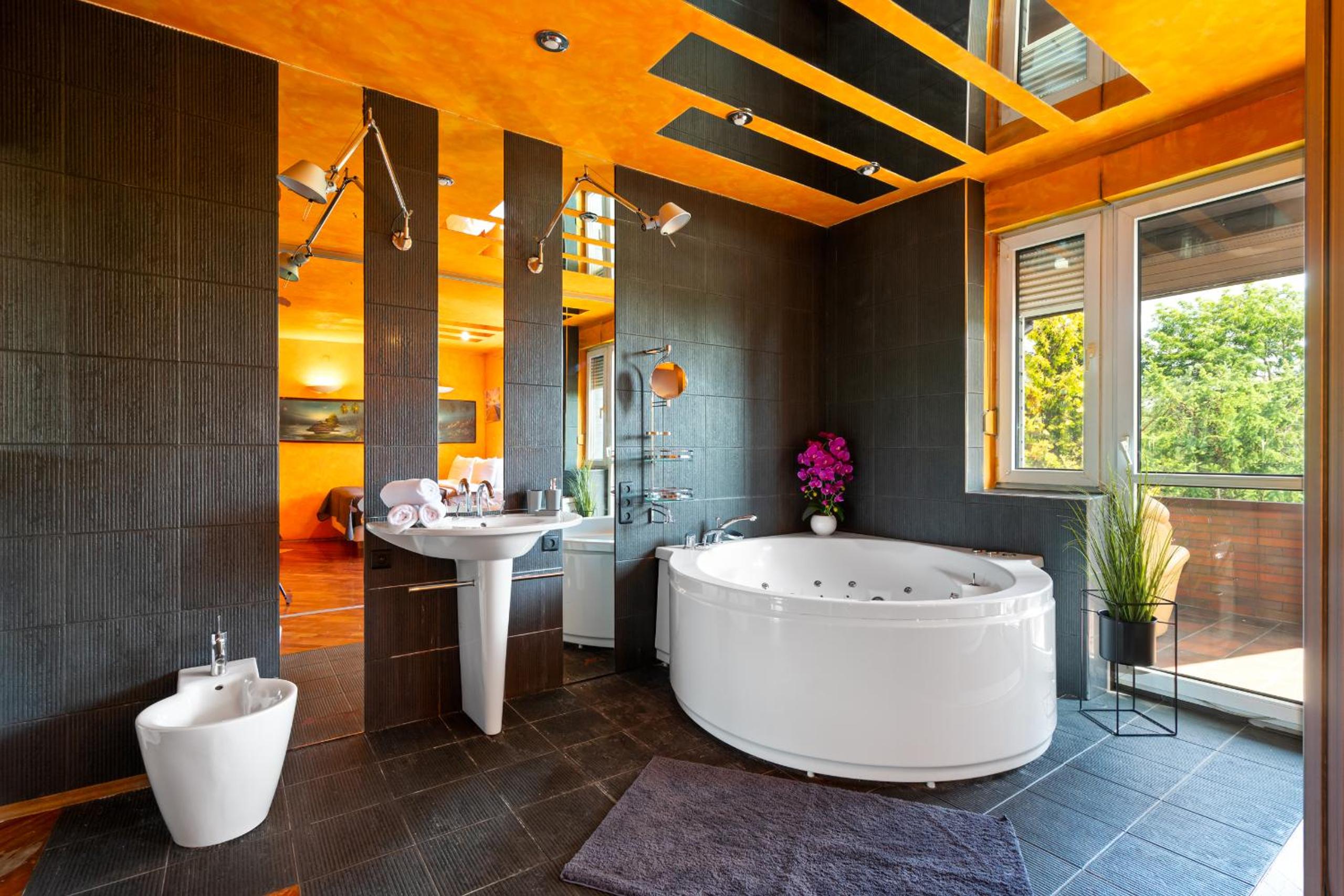 Urban Spa House Jacuzzi, Sauna, Taras & Grill ! No Parties