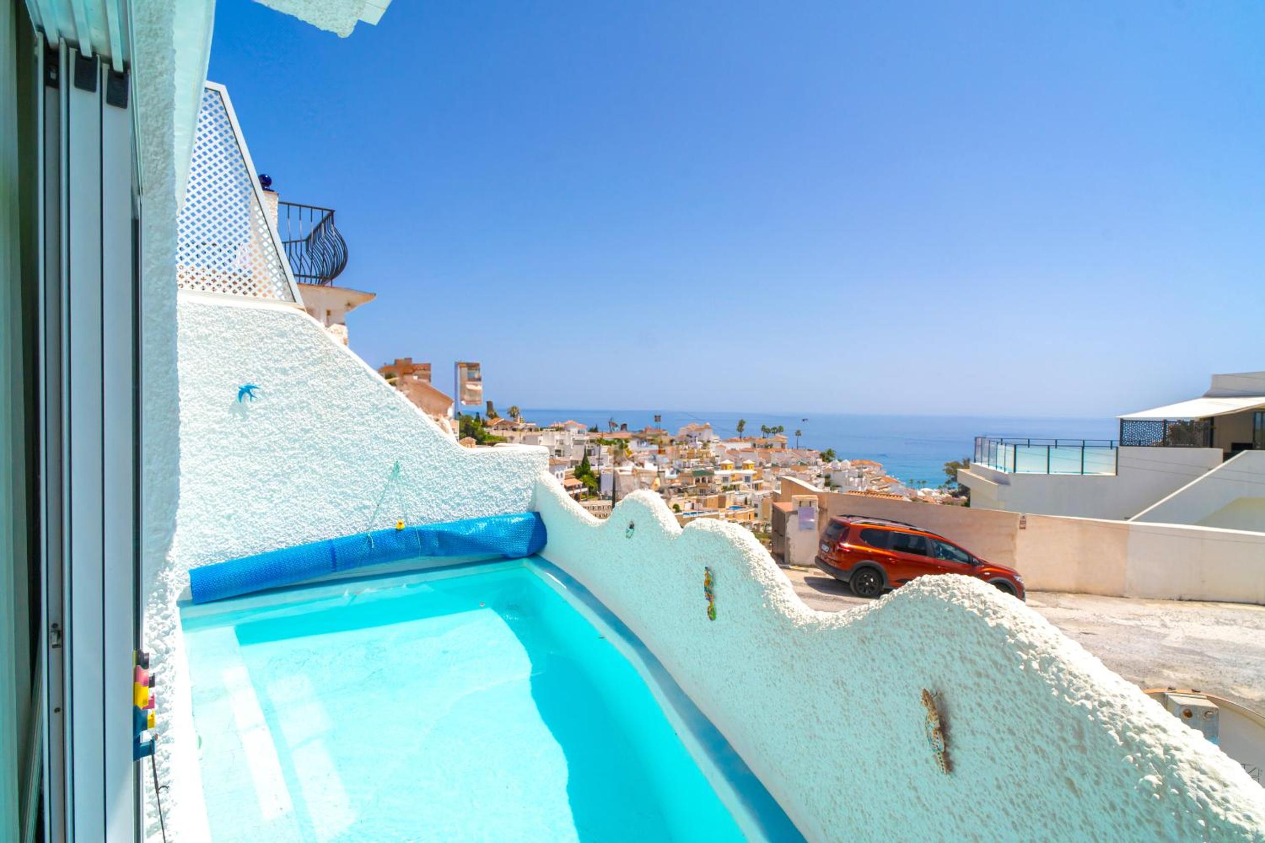 Casa Rosa Splash Pool by Casasol