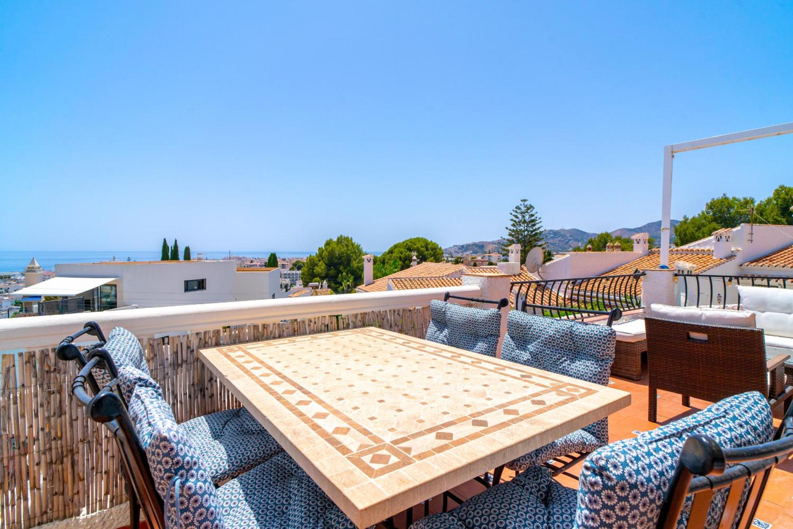 Casa Rosa Splash Pool by Casasol