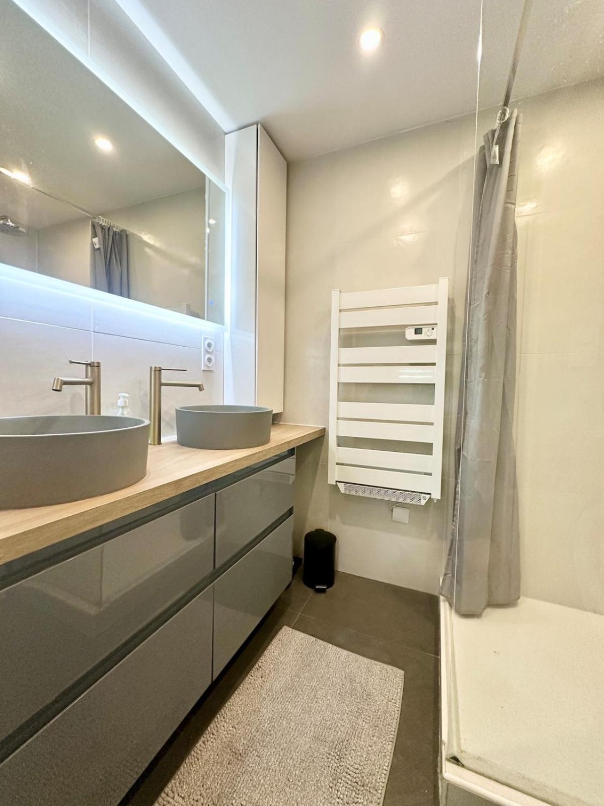Cosy & Chill Appartements - 10 min de la mer - Jardin, Netflix, terrasse, fibre & parking, photo 32