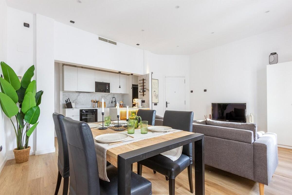 Stylish Apartment by the Sea