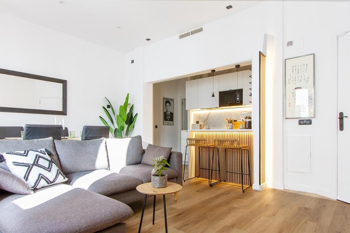 Stylish Apartment by the Sea