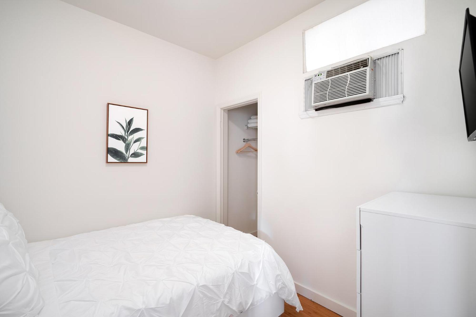 Beautiful 3 Bedroom Unit in Prime Location
