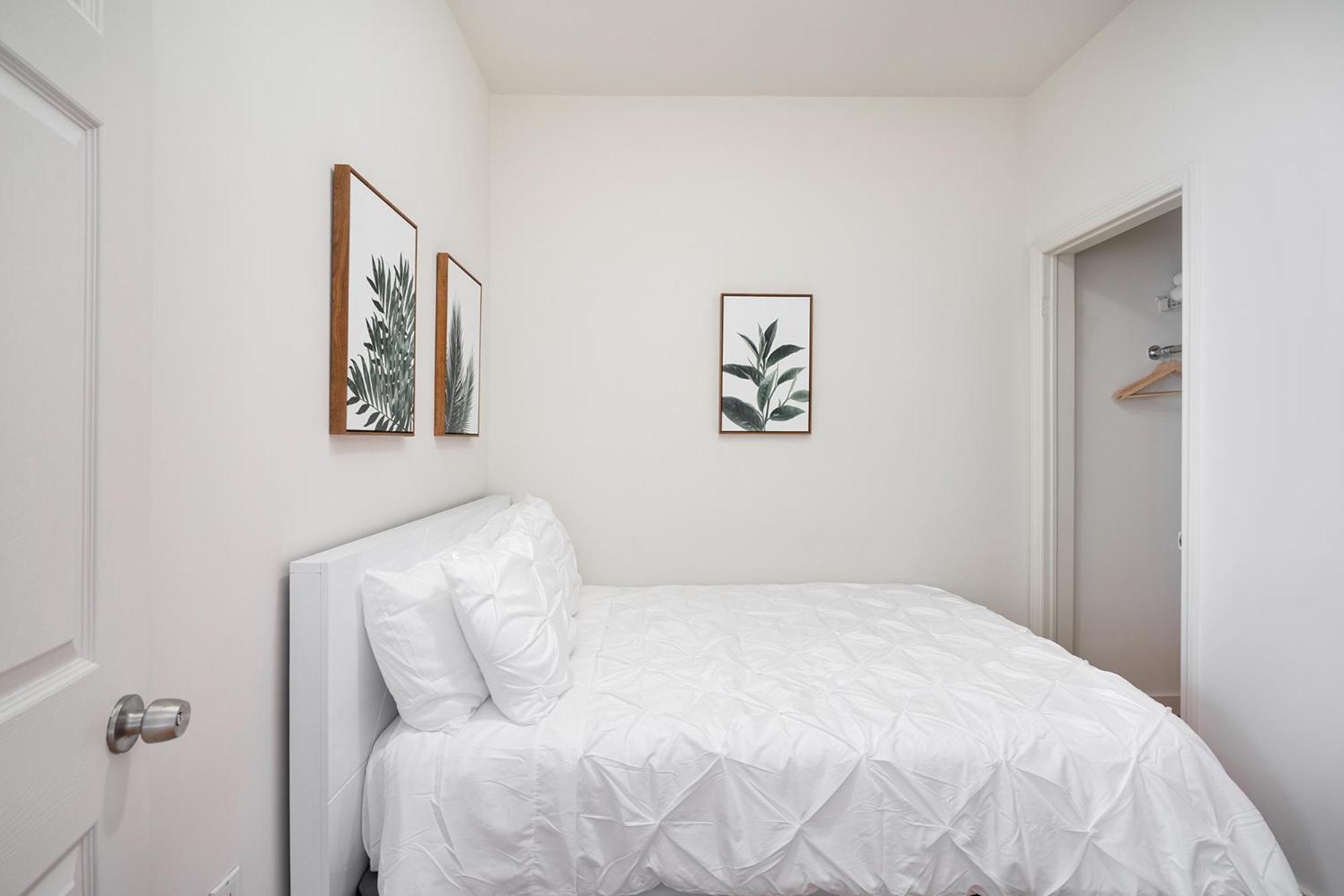 Beautiful 3 Bedroom Unit in Prime Location