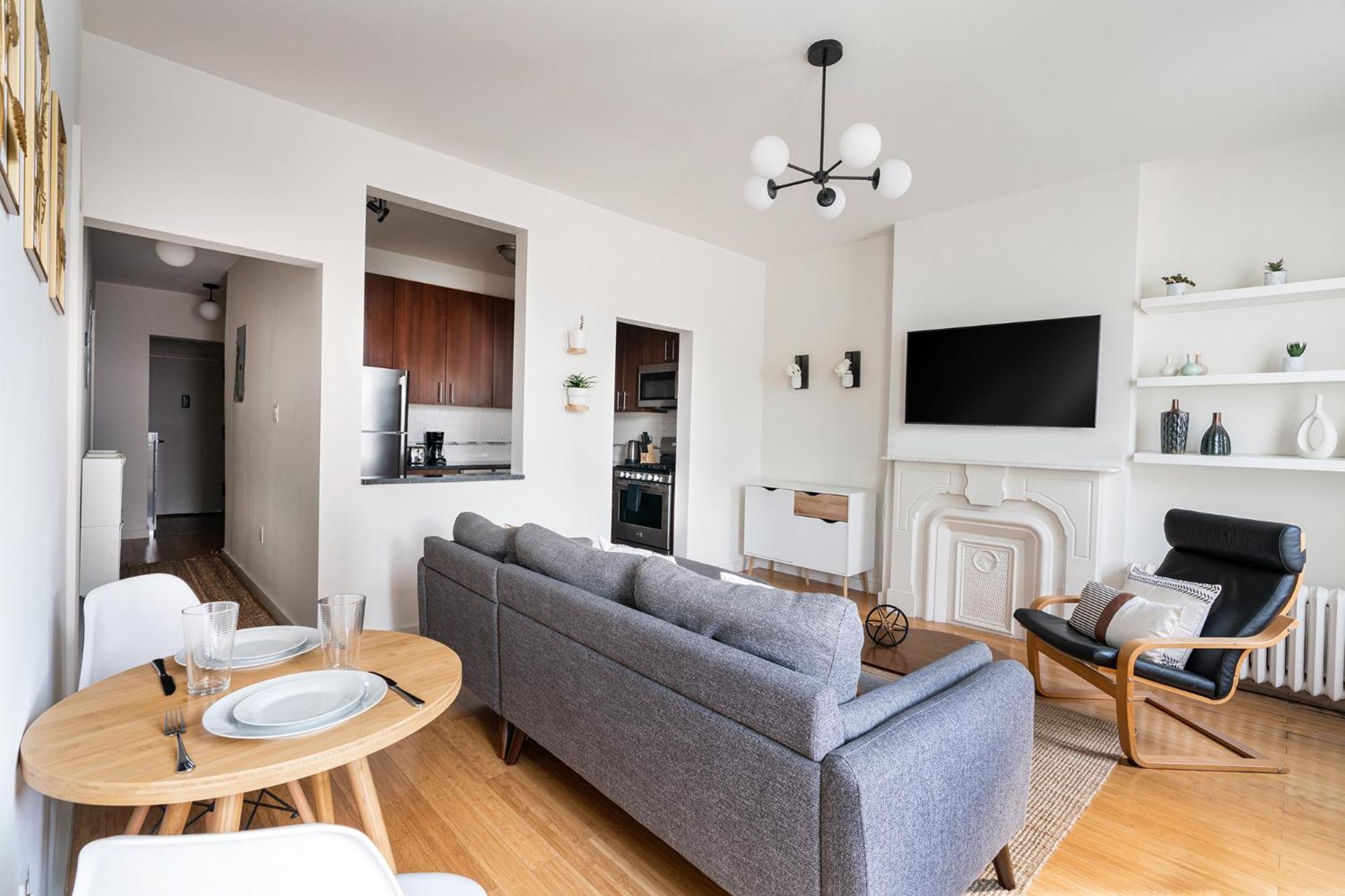 Beautiful 3 Bedroom Unit in Prime Location