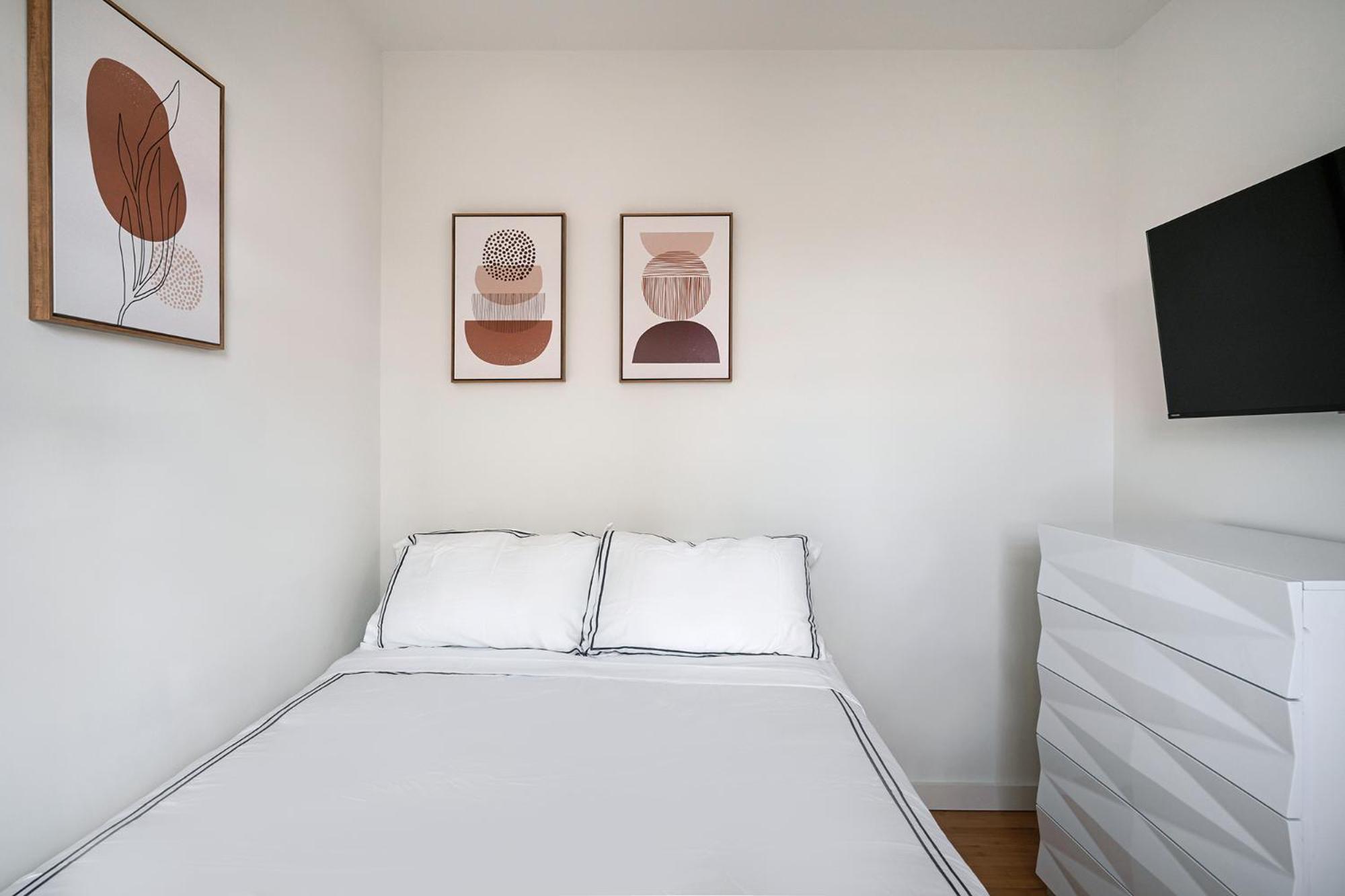 Beautiful 3 Bedroom Unit in Prime Location
