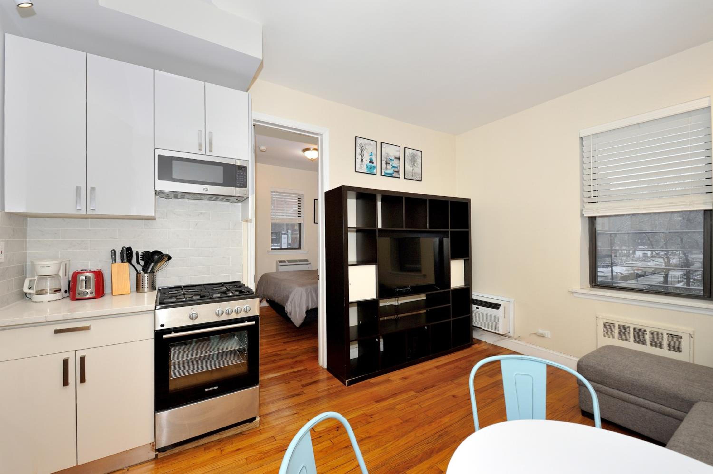 Comfy 1 Bed 1 Bath Apartment in NYC
