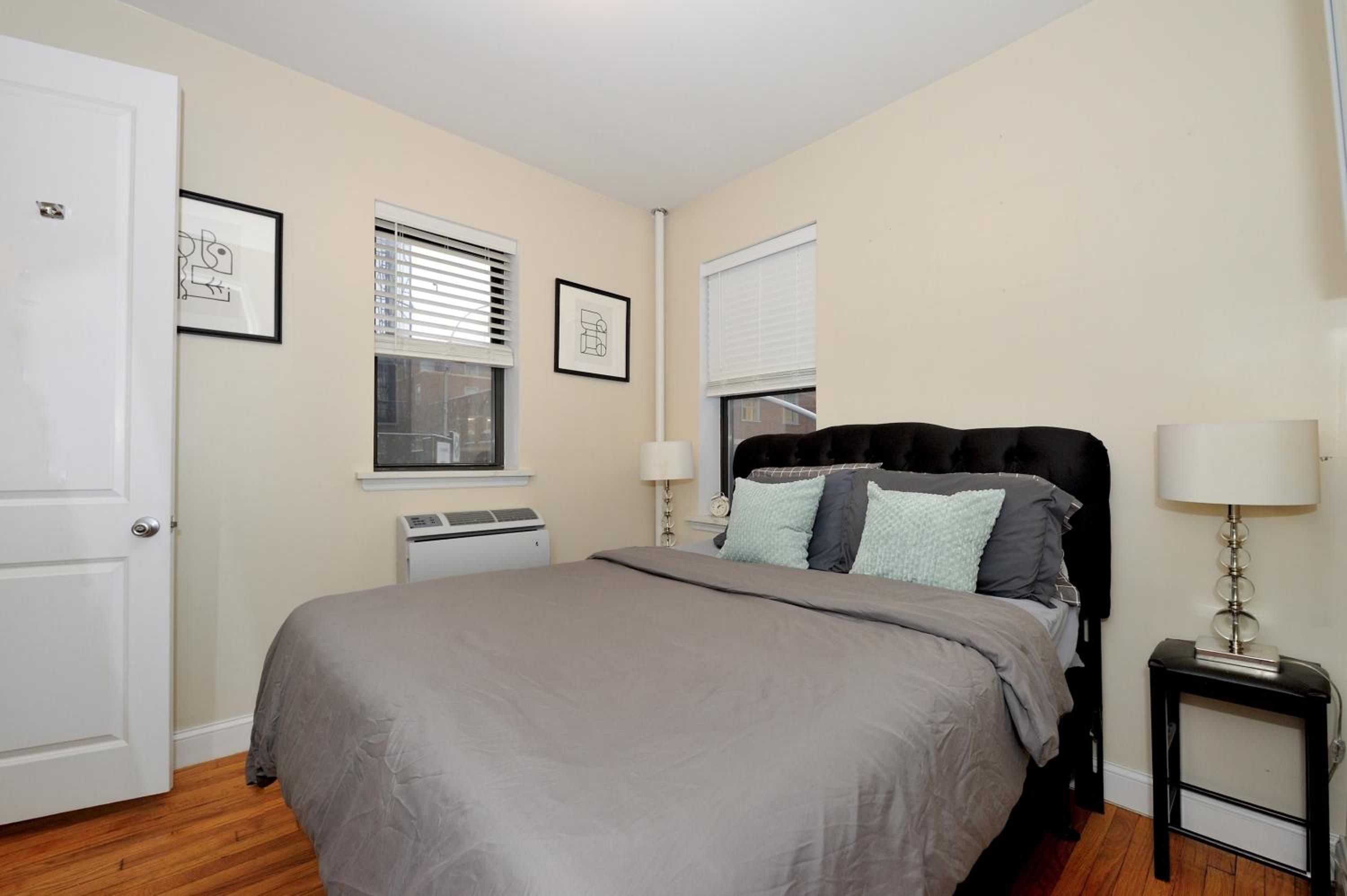 Comfy 1 Bed 1 Bath Apartment in NYC