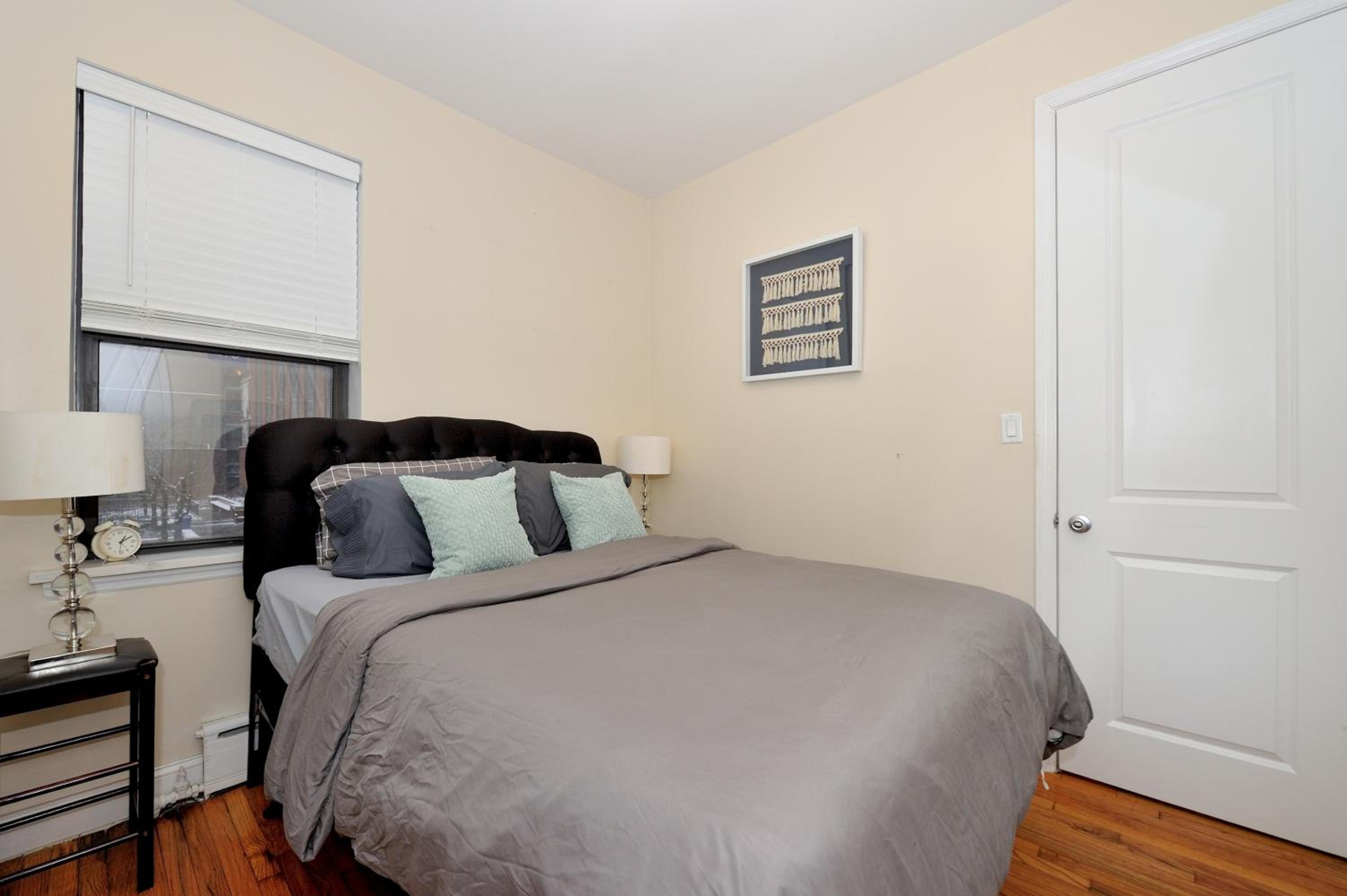Comfy 1 Bed 1 Bath Apartment in NYC