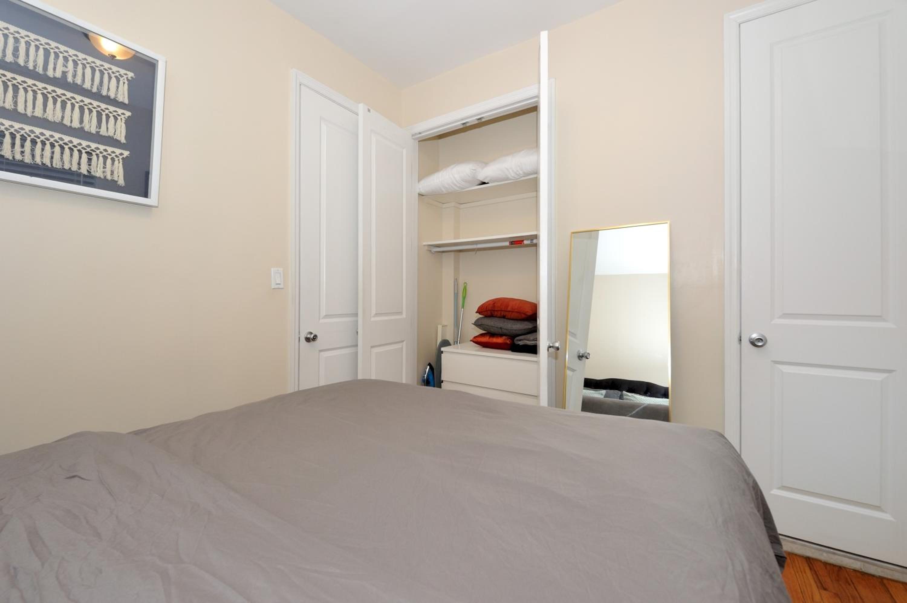 Comfy 1 Bed 1 Bath Apartment in NYC