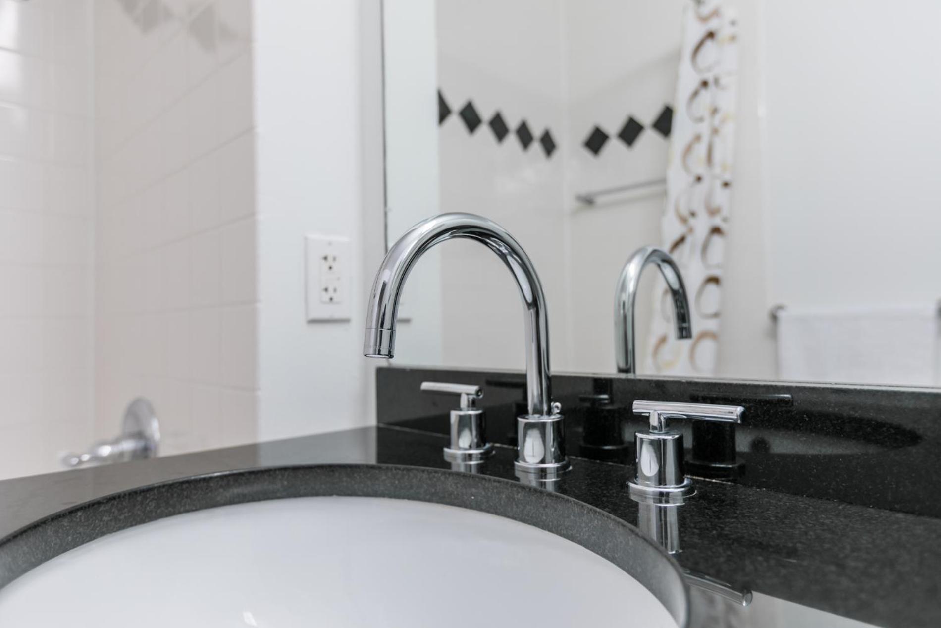 Finest Luxury 1 Bedroom Apartment