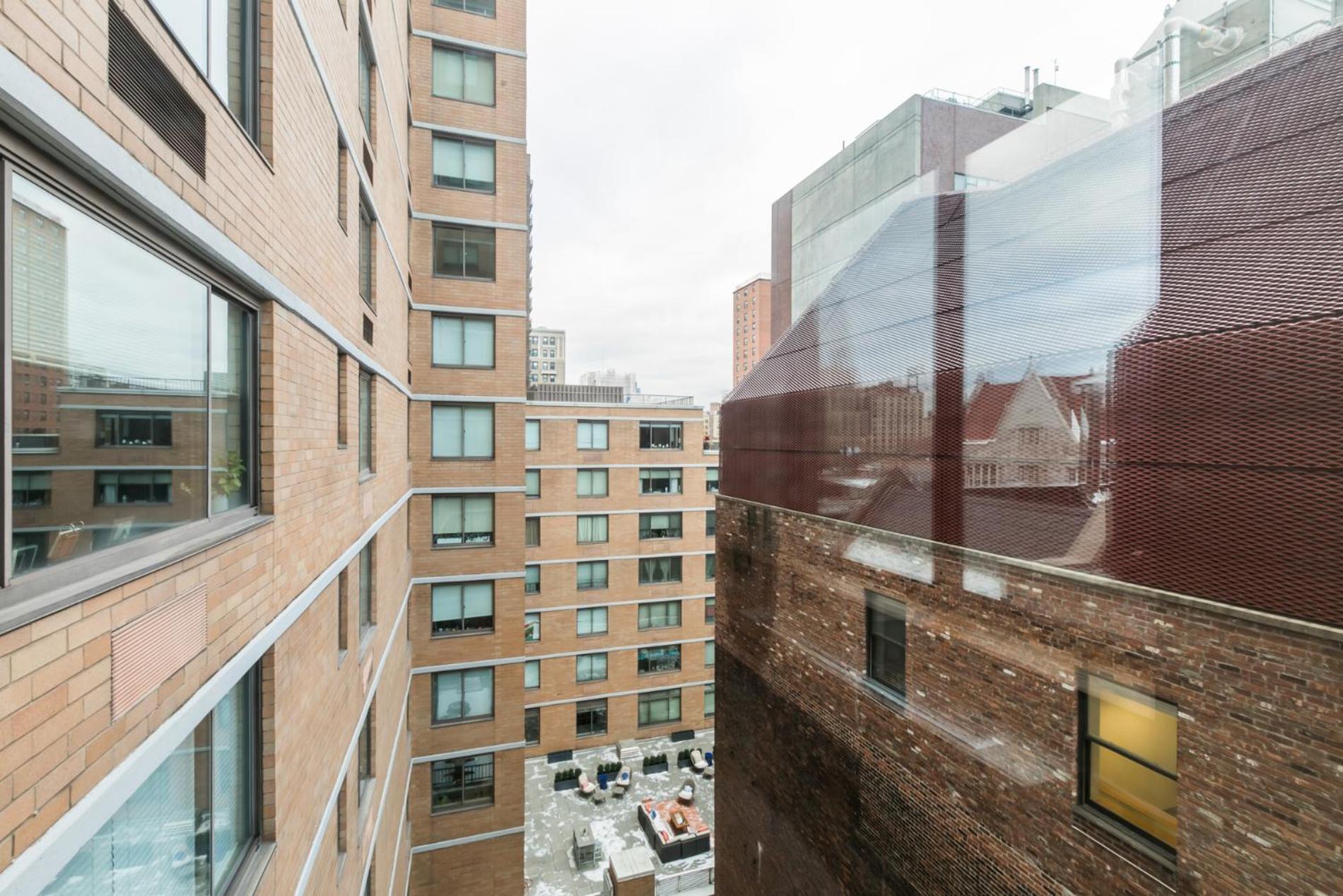 Finest Luxury 1 Bedroom Apartment