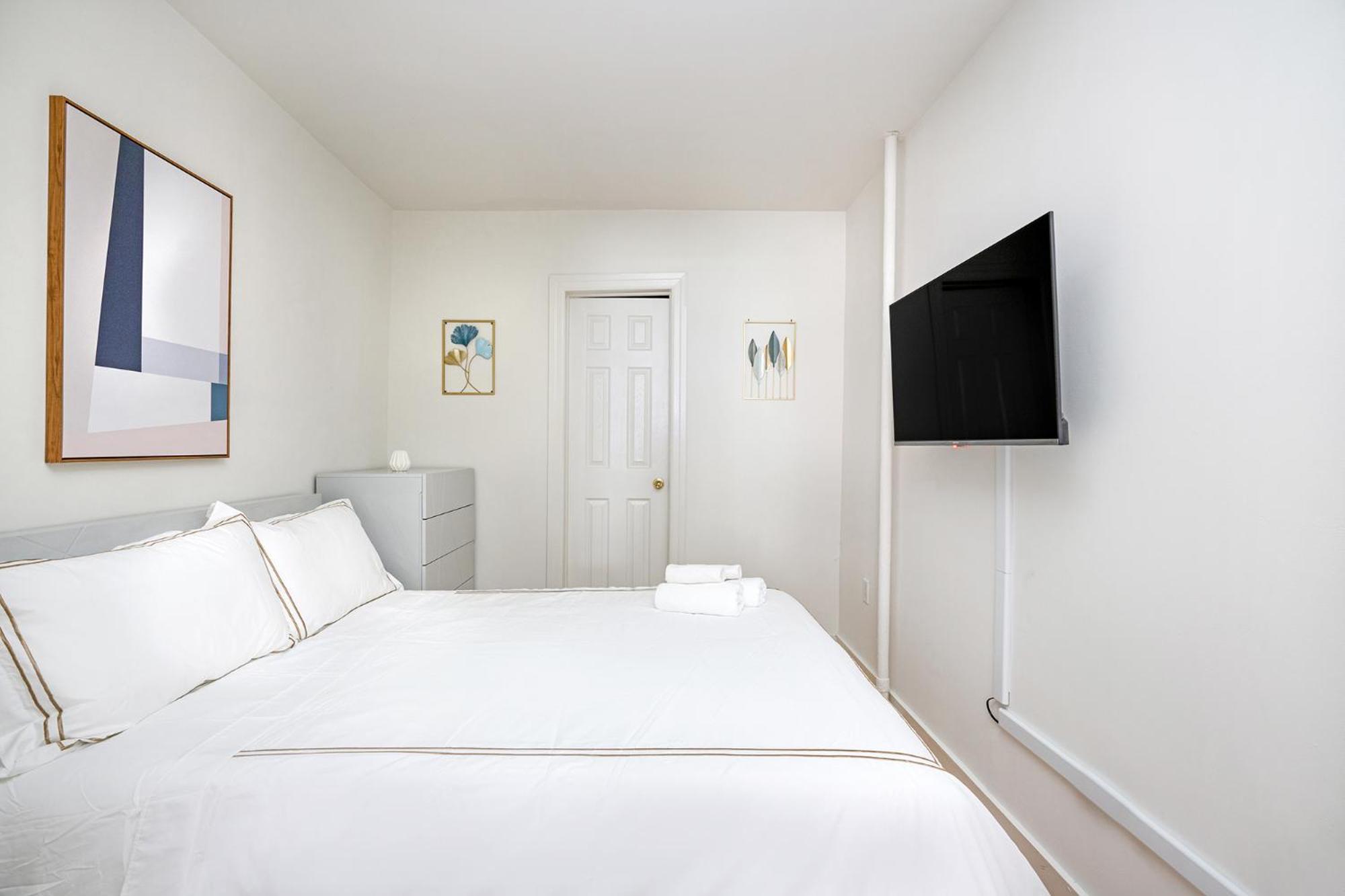 Prime Upper west Side Location 1 Bedroom Apt