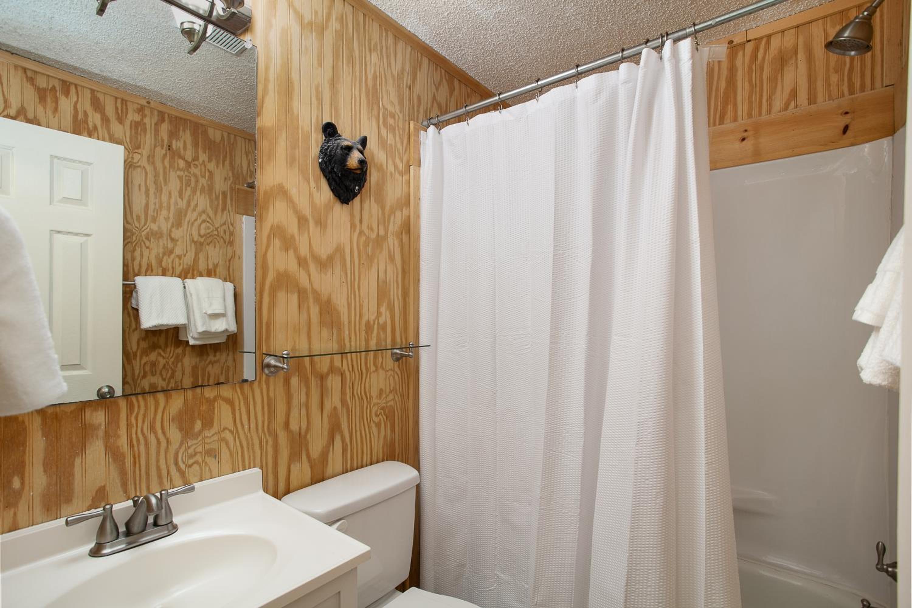 Smoky Horizon Getaway with Hot Tub Game Room