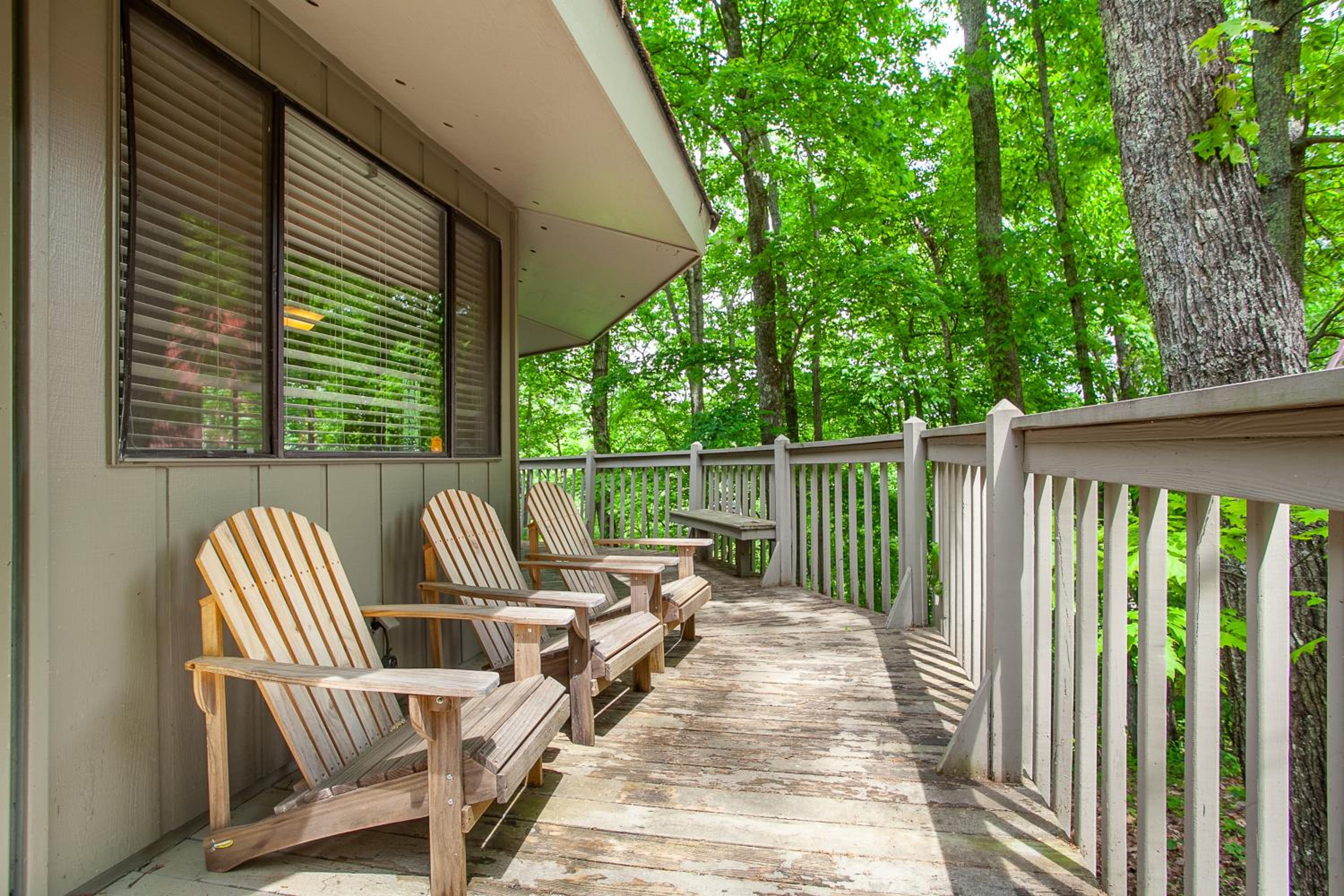 Smoky Horizon Getaway with Hot Tub Game Room