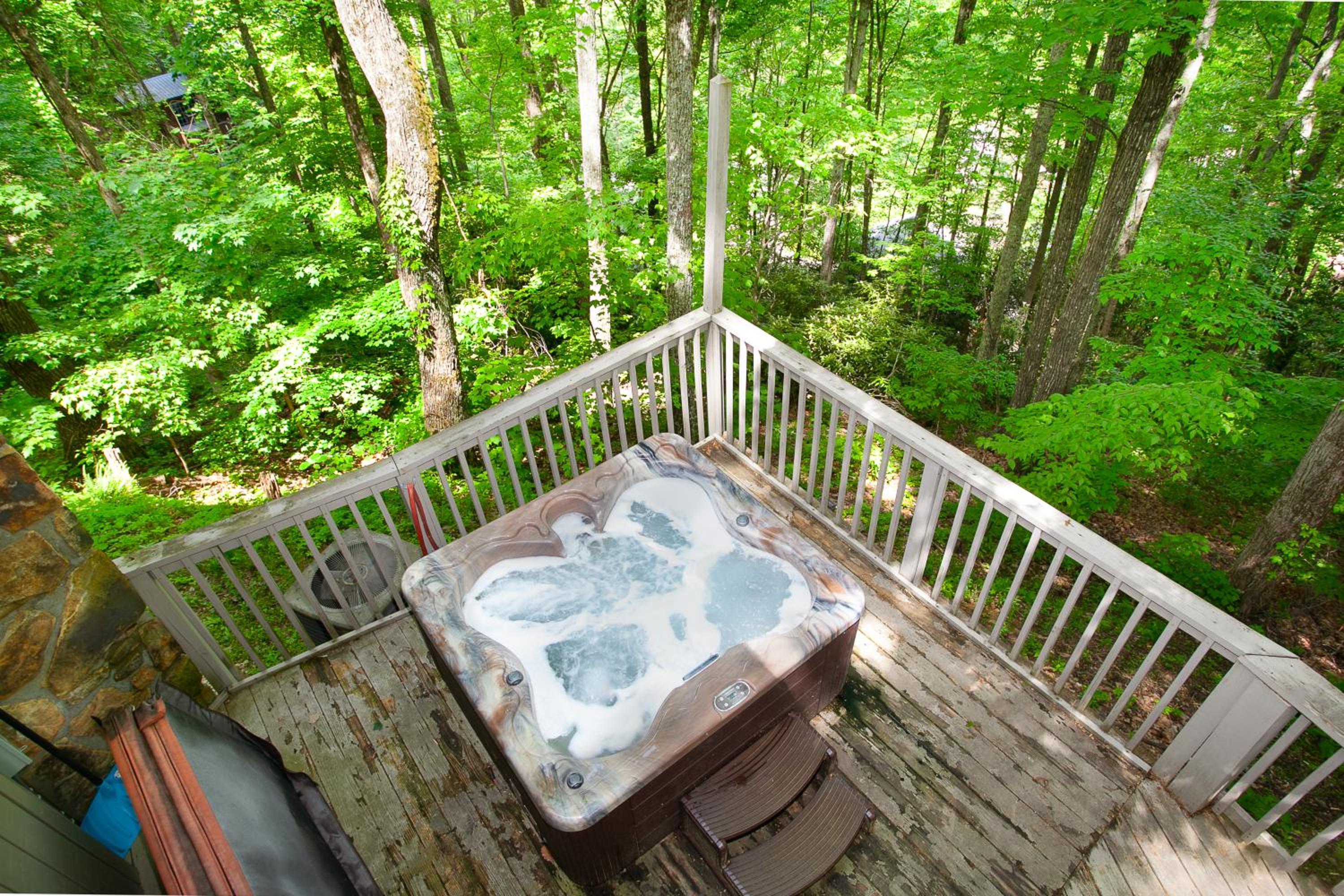 Smoky Horizon Getaway with Hot Tub Game Room