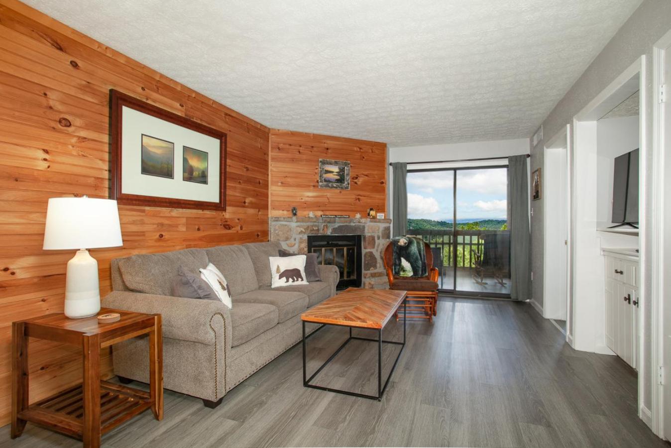 Stunning mountain views with Community Amenities