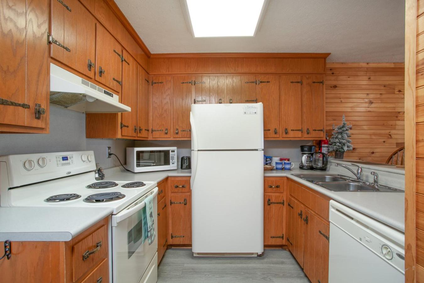 Stunning mountain views with Community Amenities