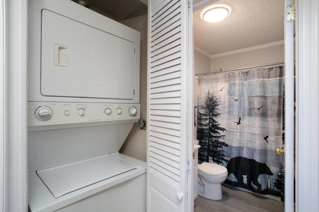 Stunning mountain views with Community Amenities