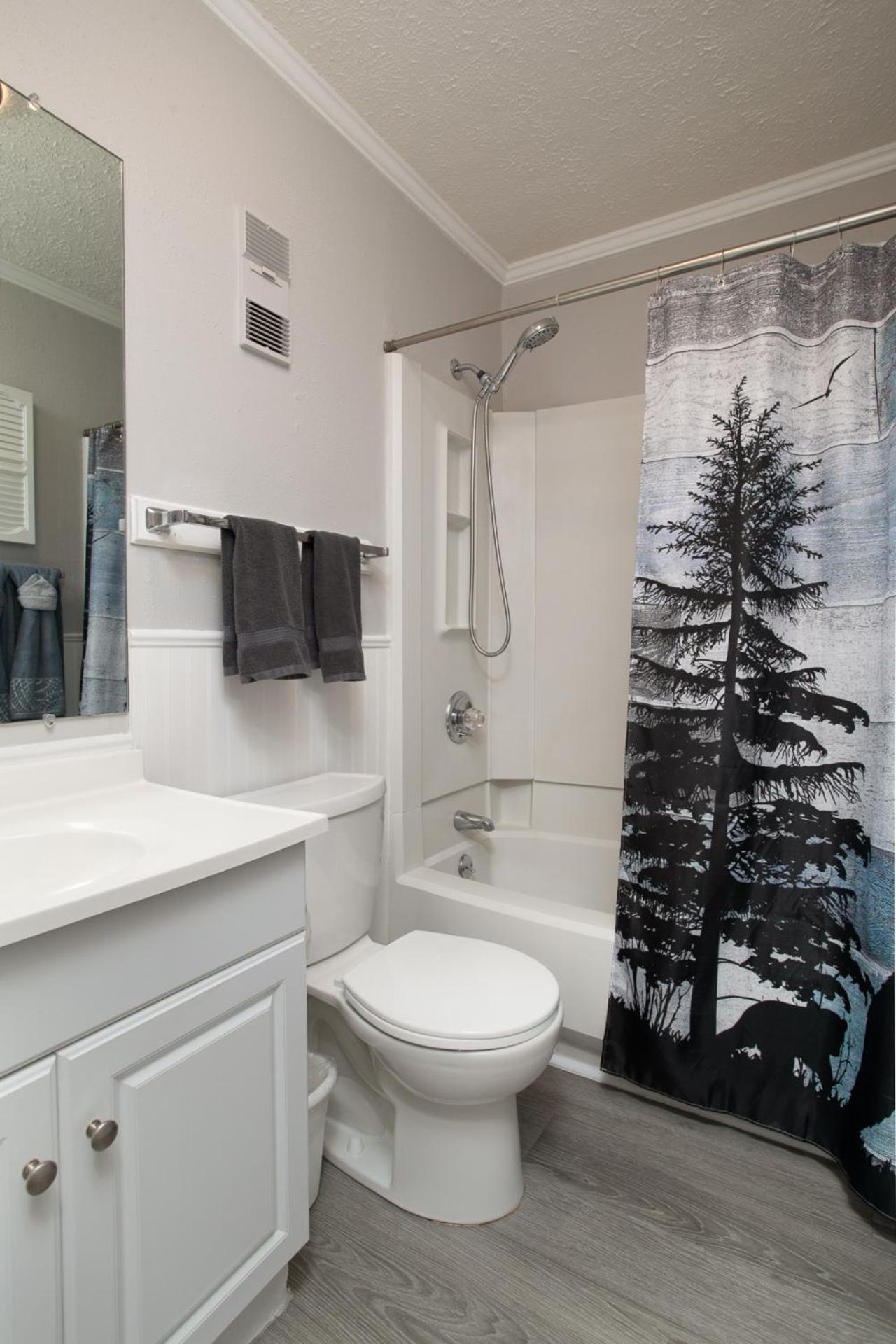 Stunning mountain views with Community Amenities