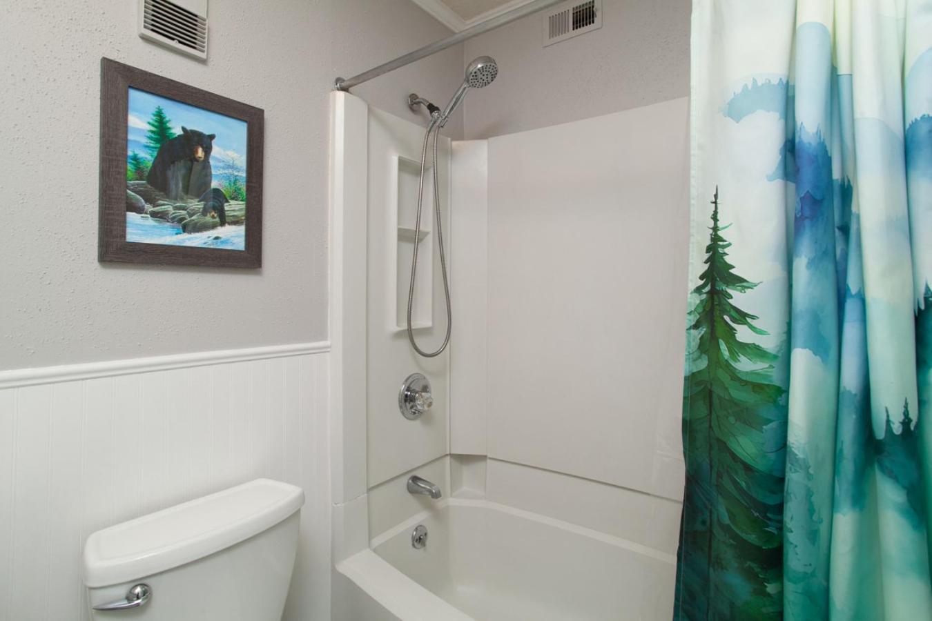 Stunning mountain views with Community Amenities