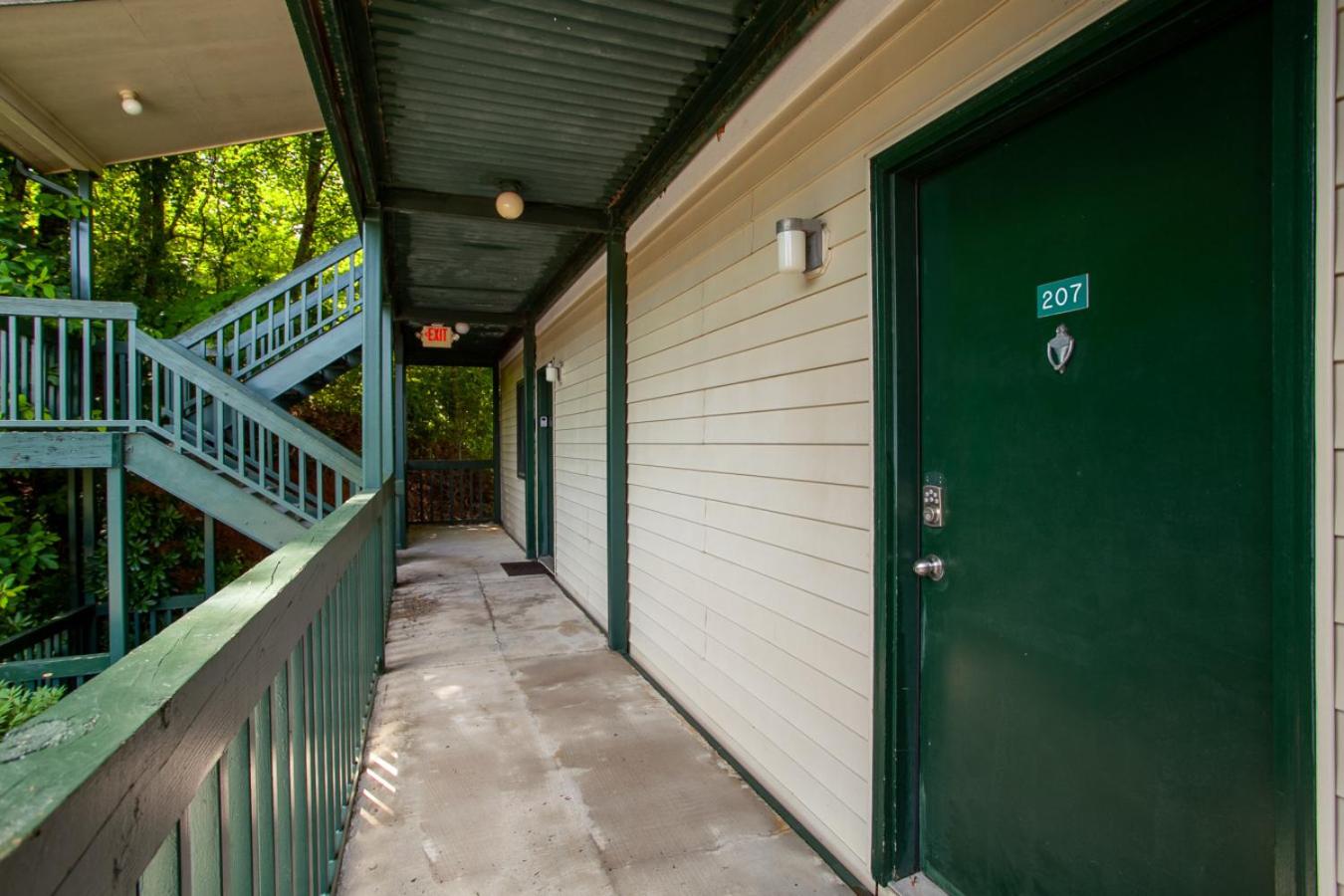 Stunning mountain views with Community Amenities