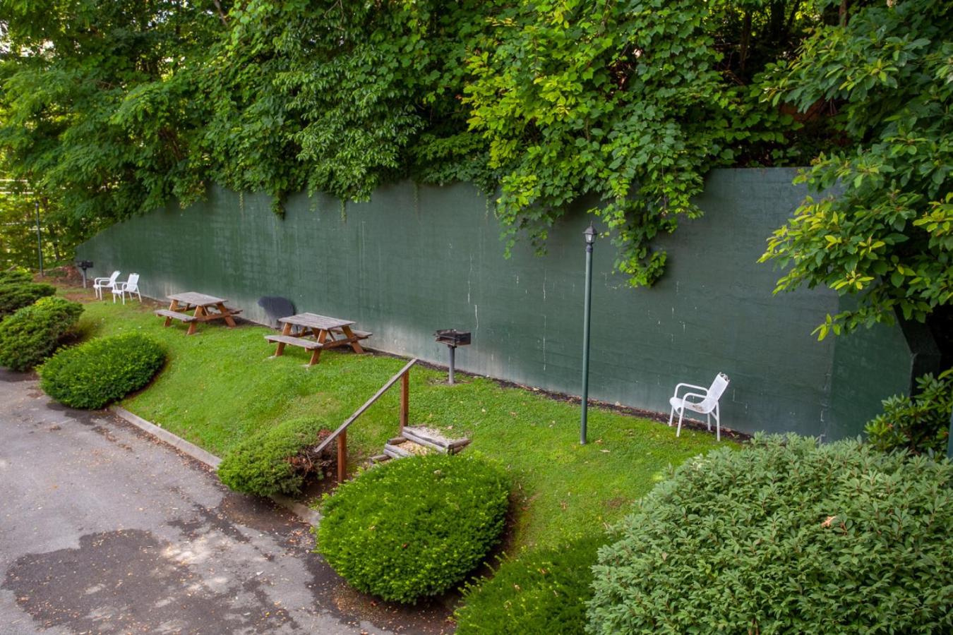Stunning mountain views with Community Amenities